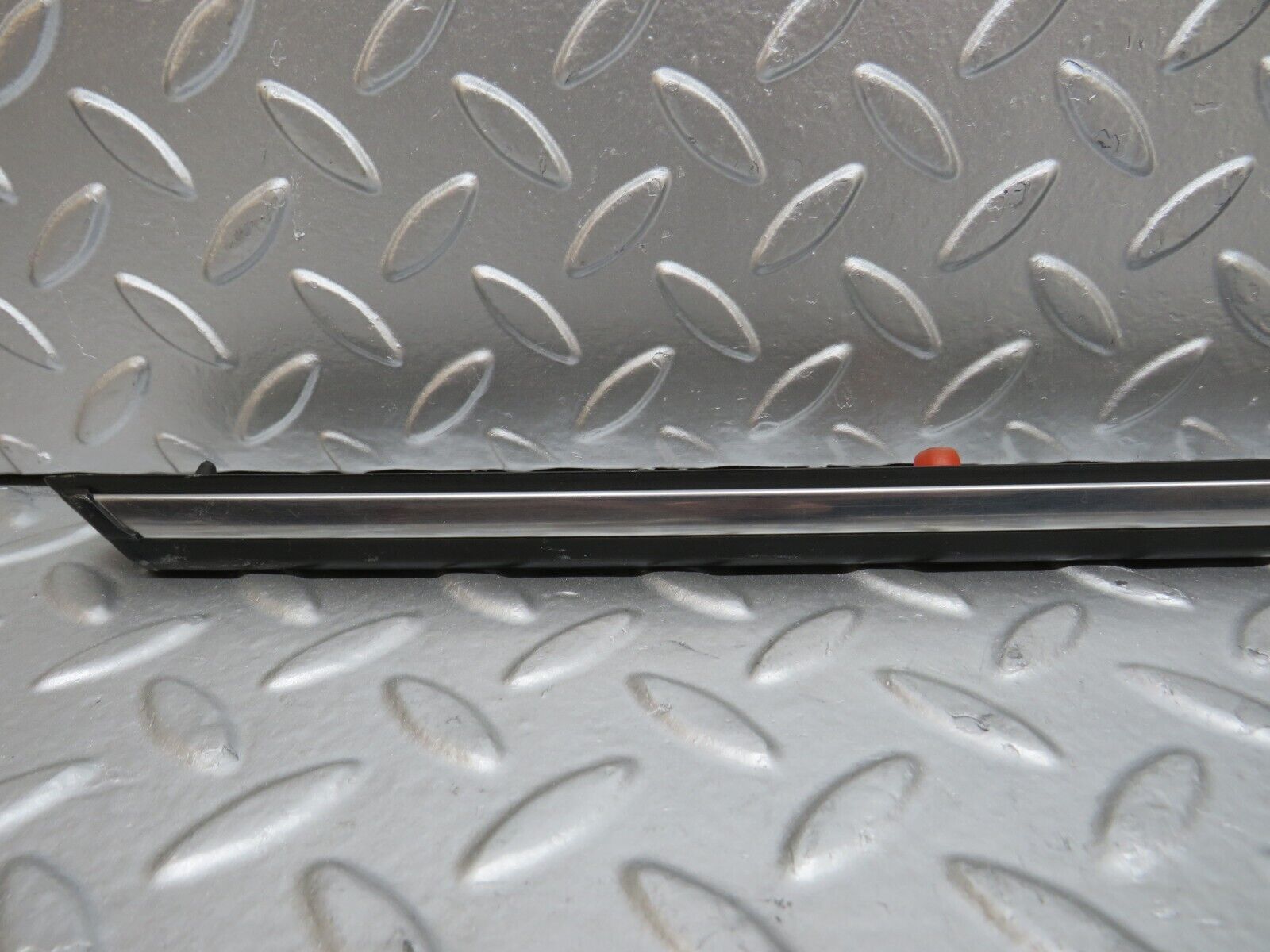 27893 Mercedes-Benz W123 280E Rear Left Door Centre Moulding Trim