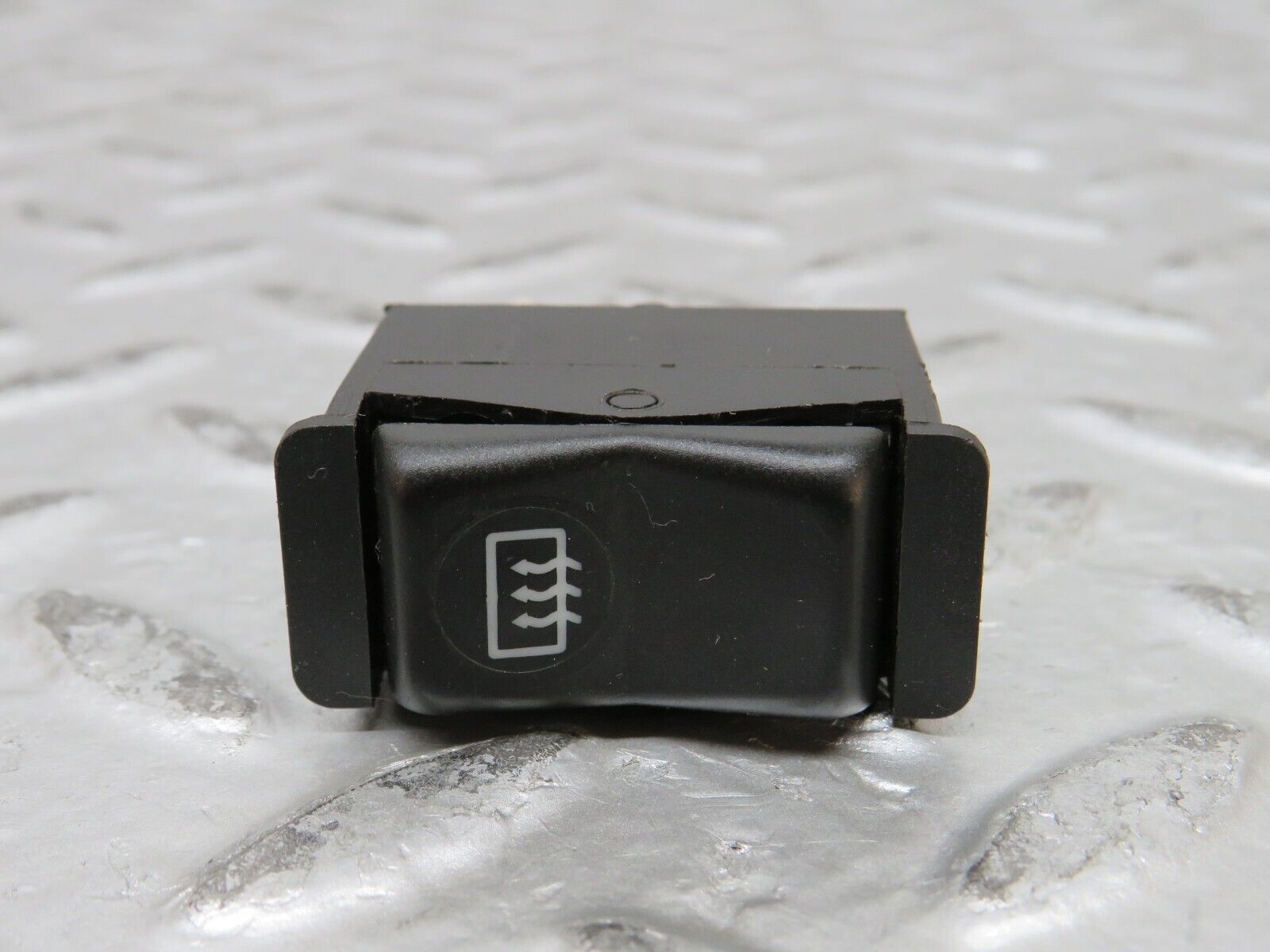 28491 Mercedes-Benz S123 240D Wagon Rear Heated Window Switch 0008206110