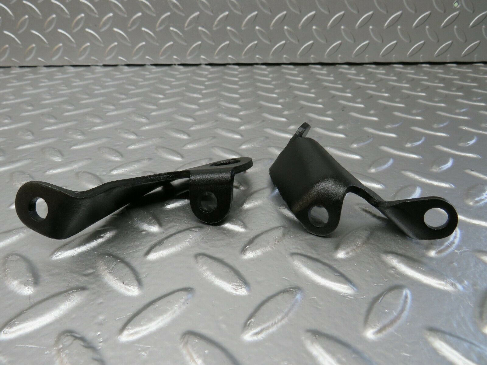 23907 Mercedes-Benz C107 450SLC Coupe Engine Lifting Eyes Hooks