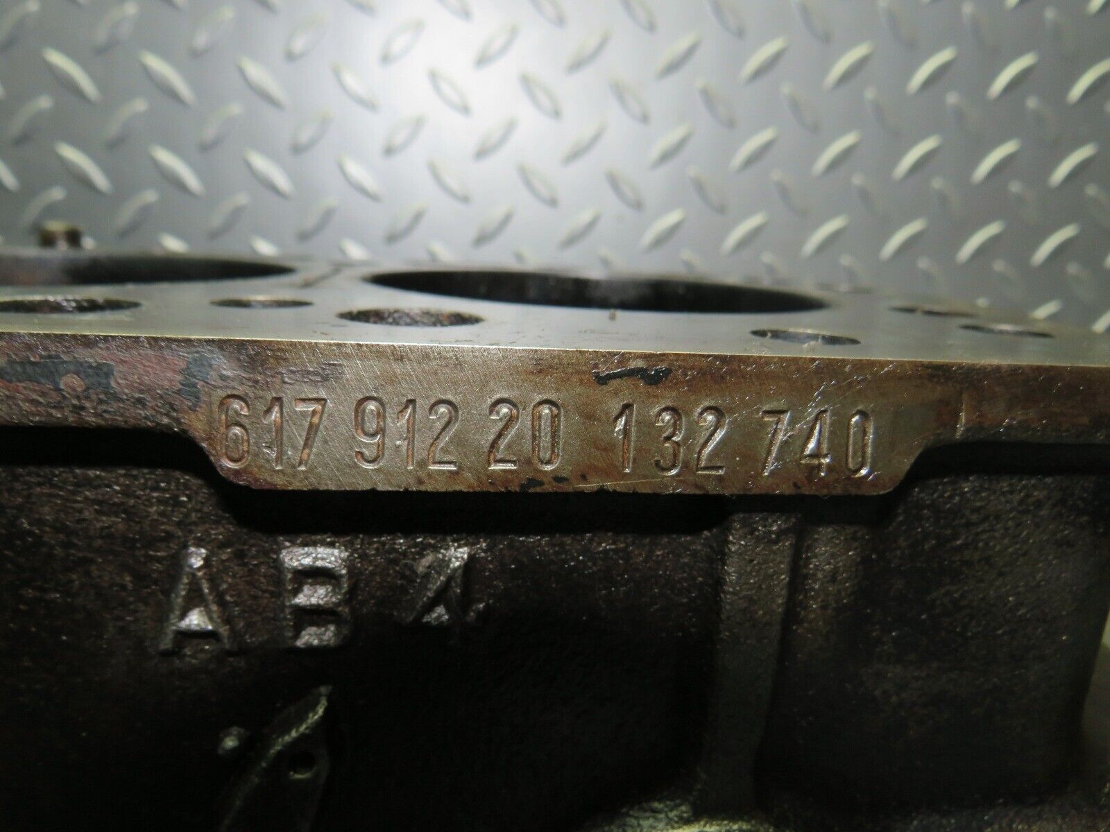 32941 Mercedes-Benz W123 300D Engine Block 617.912 6170110901