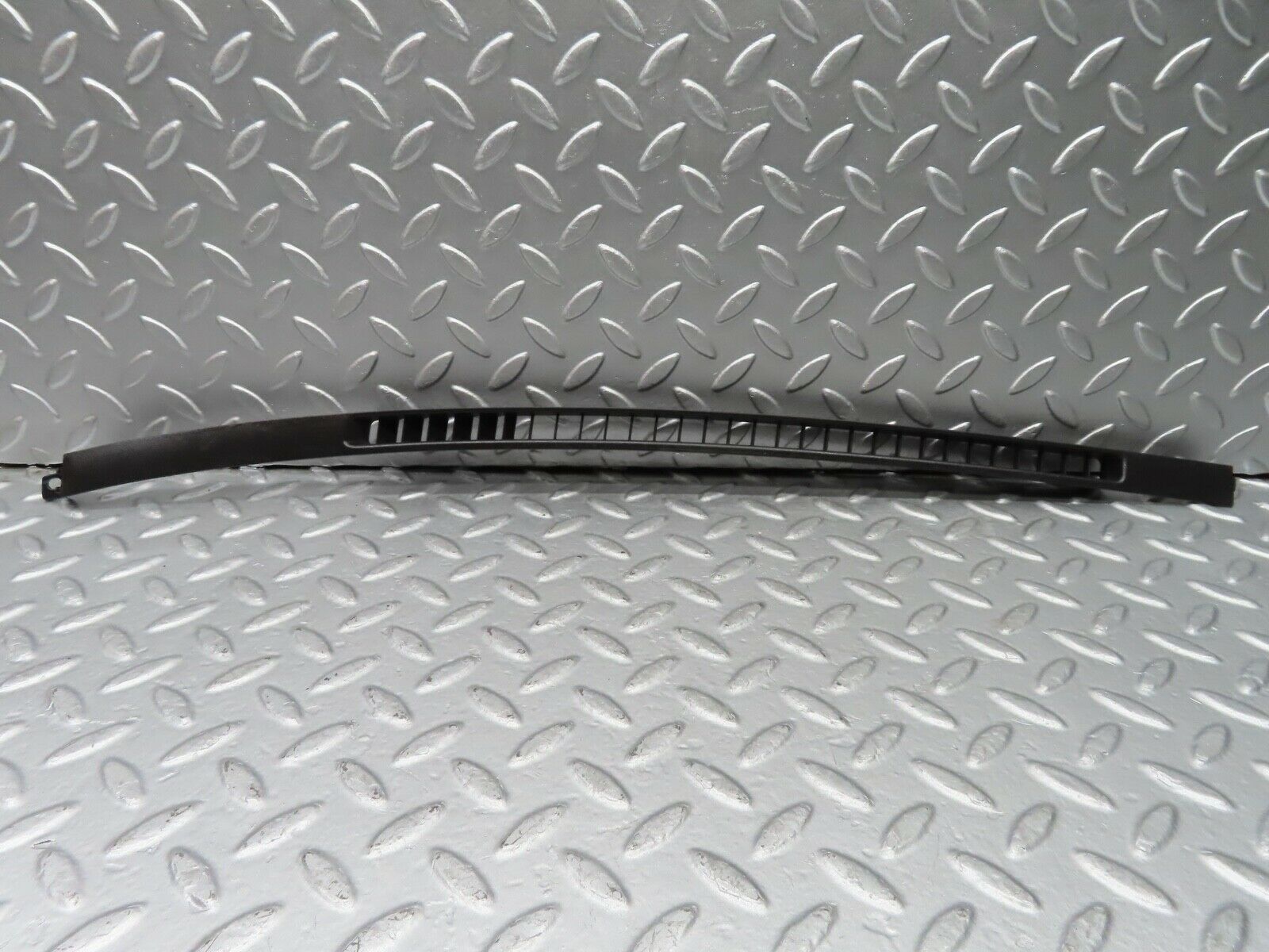 19983 Mercedes-Benz R129 300SL Coupe Windscreen Defroster Air Vent 1296890380