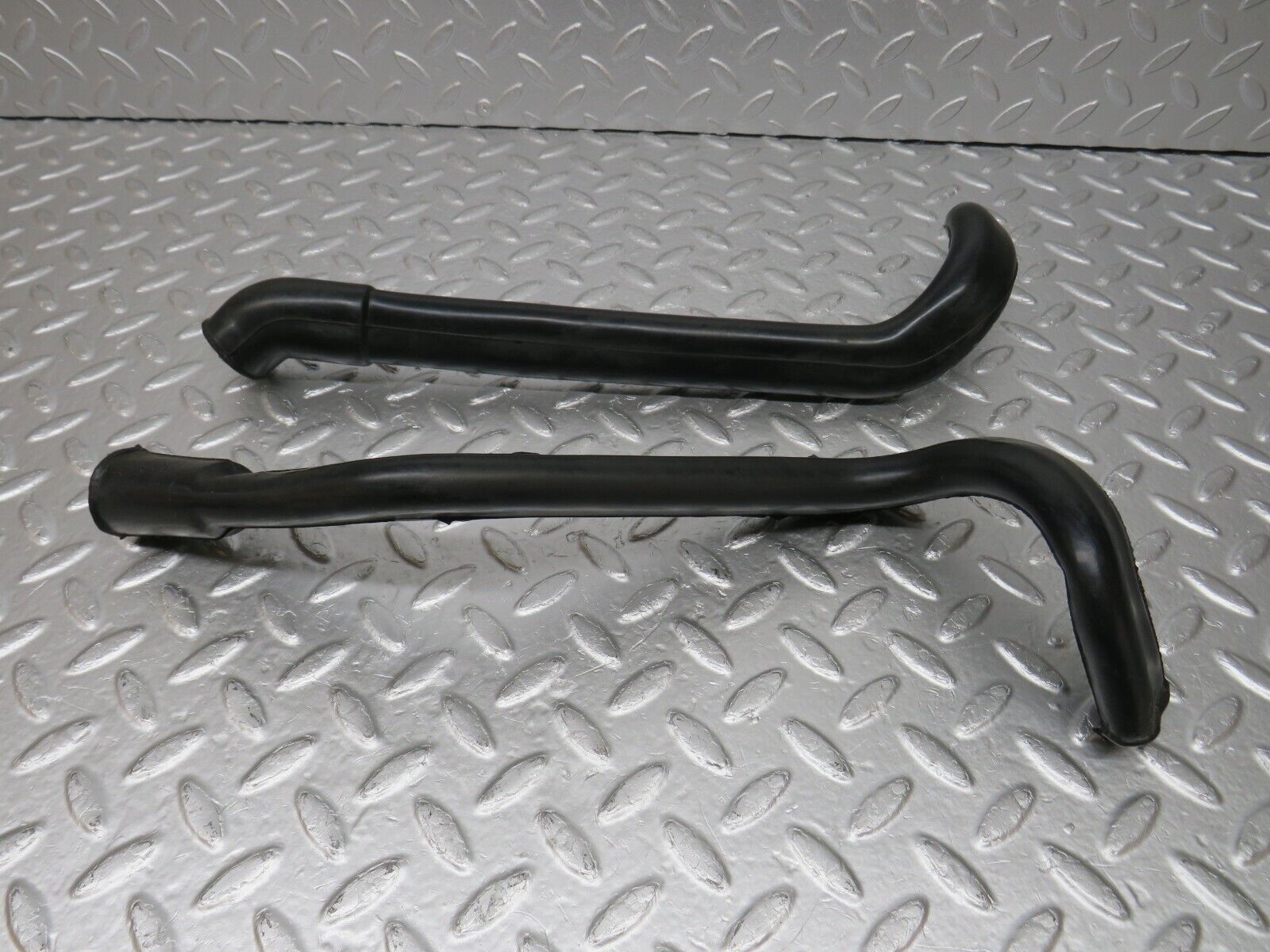 34086 Mercedes-Benz W124 260E Water Drain Hose Pair 1246280194 1246280394