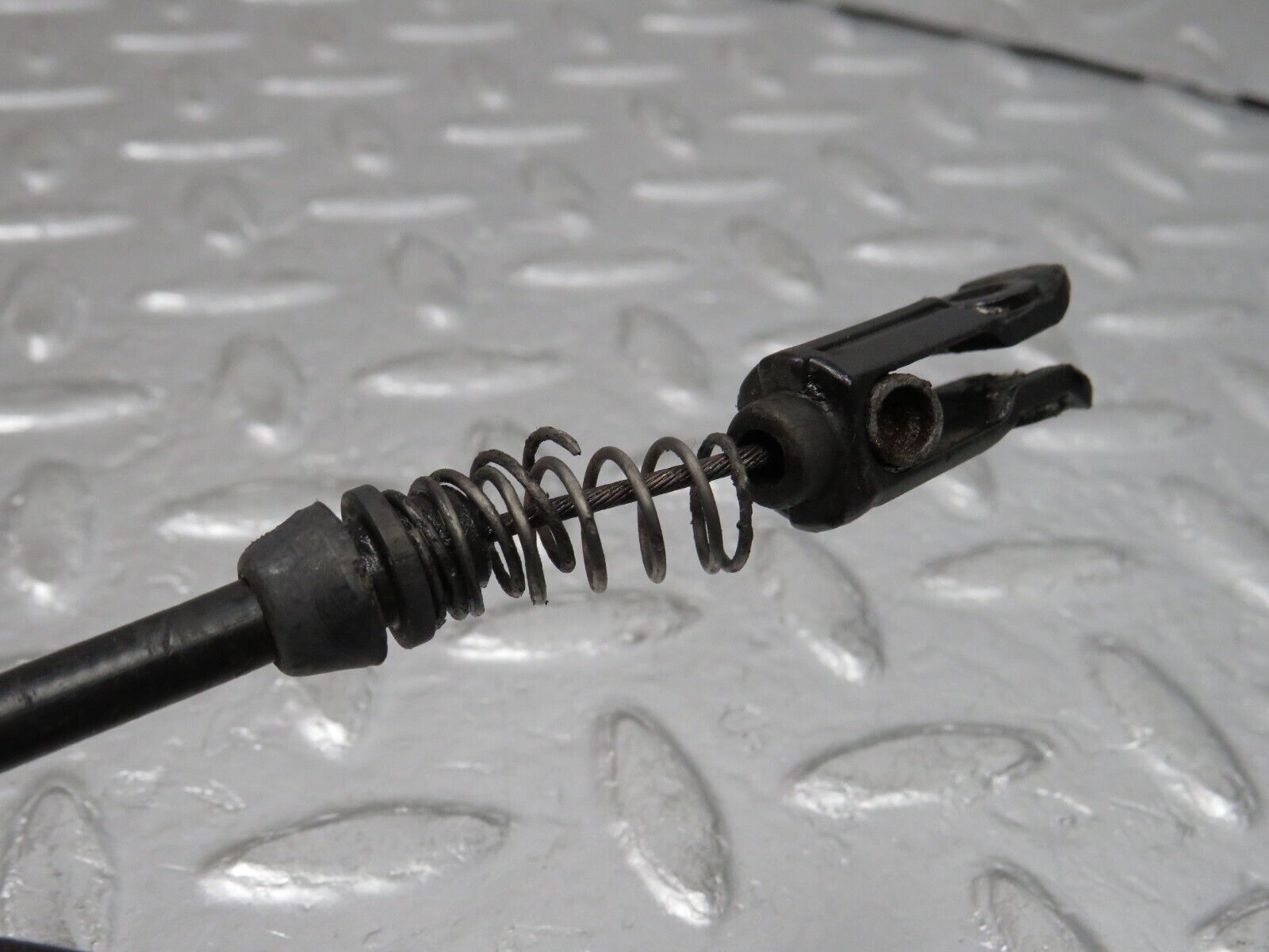 30927 Mercedes-Benz W201 190E 2.0L Bonnet Release Cable 1239970681