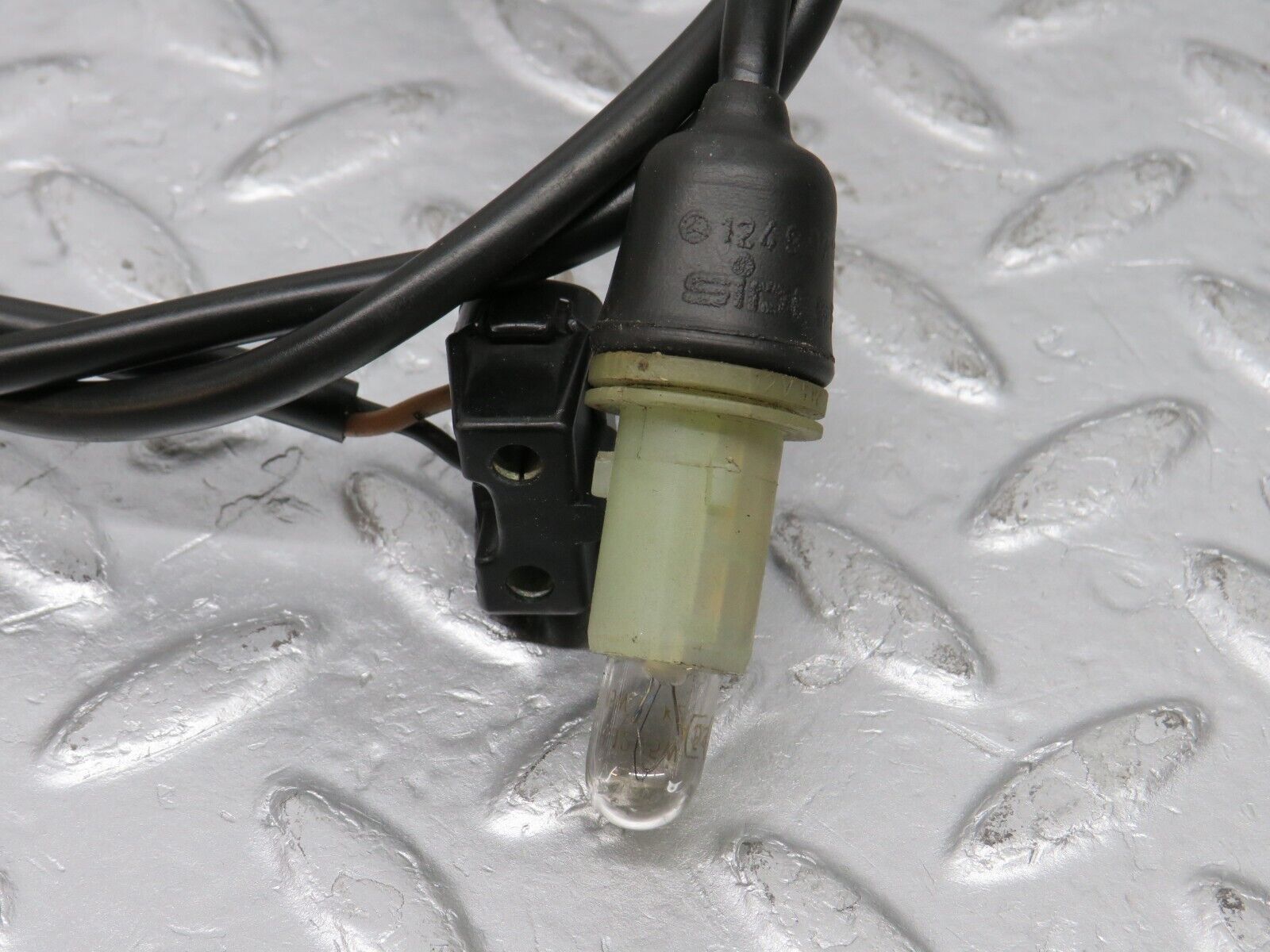 38884 Mercedes-Benz W201 190E 2.6L Front Wing Indicator Cable Wire 1249971881