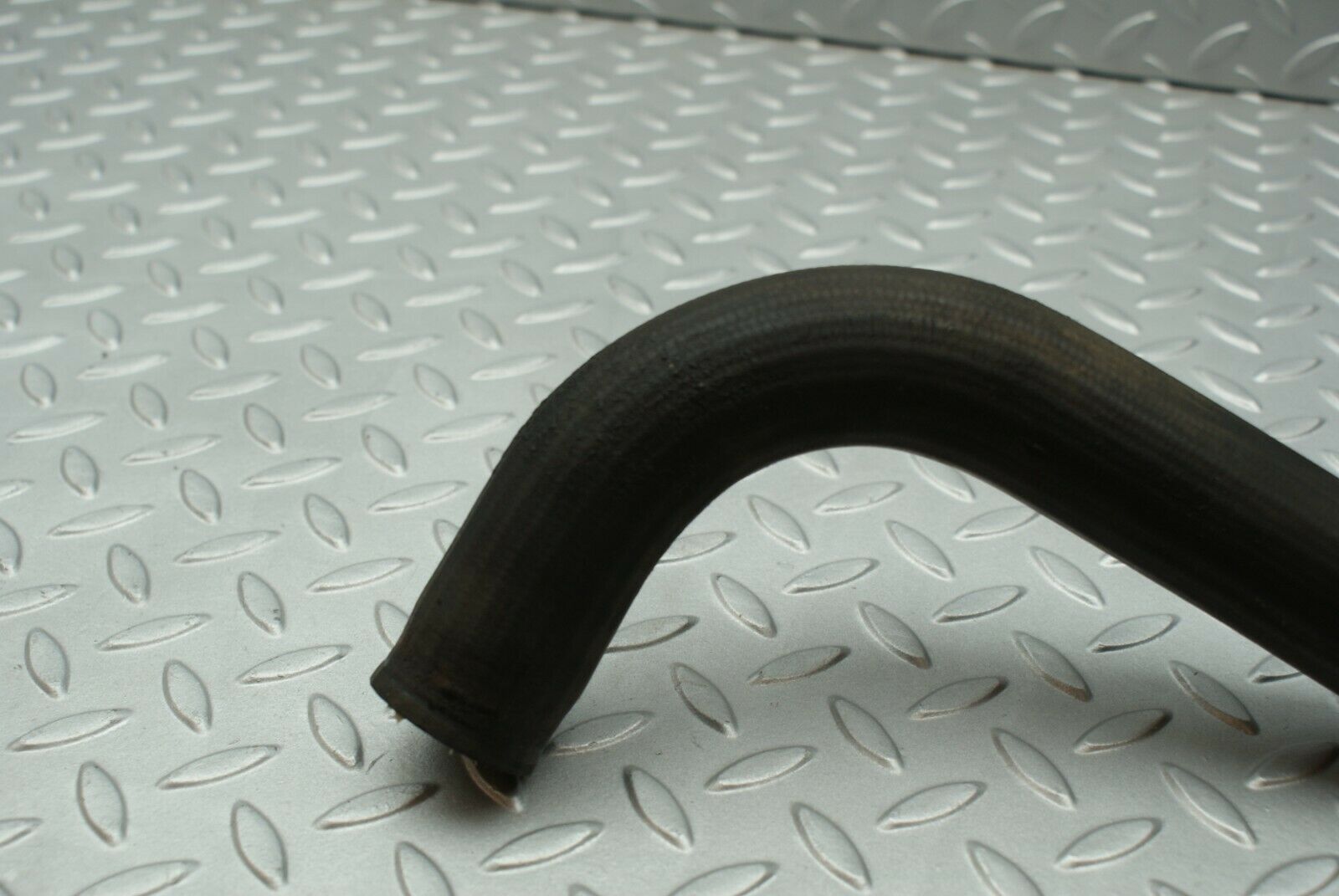 3223 Mercedes-Benz W115 220D Radiator Hose Lower Coolant Hose 1155011882