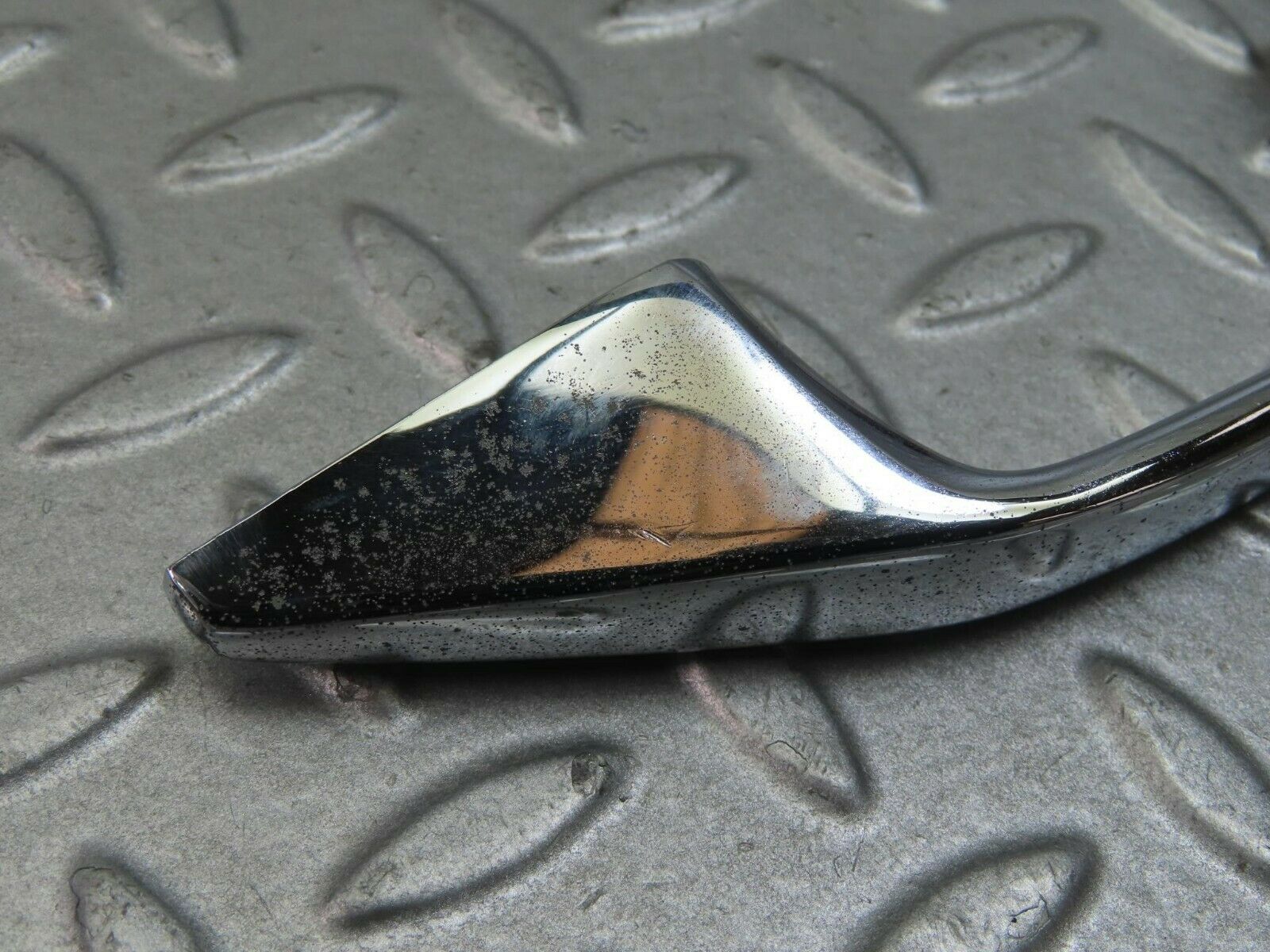 8797 Mercedes-Benz W115 Chrome Door Handle Front Right No Key 1157660201