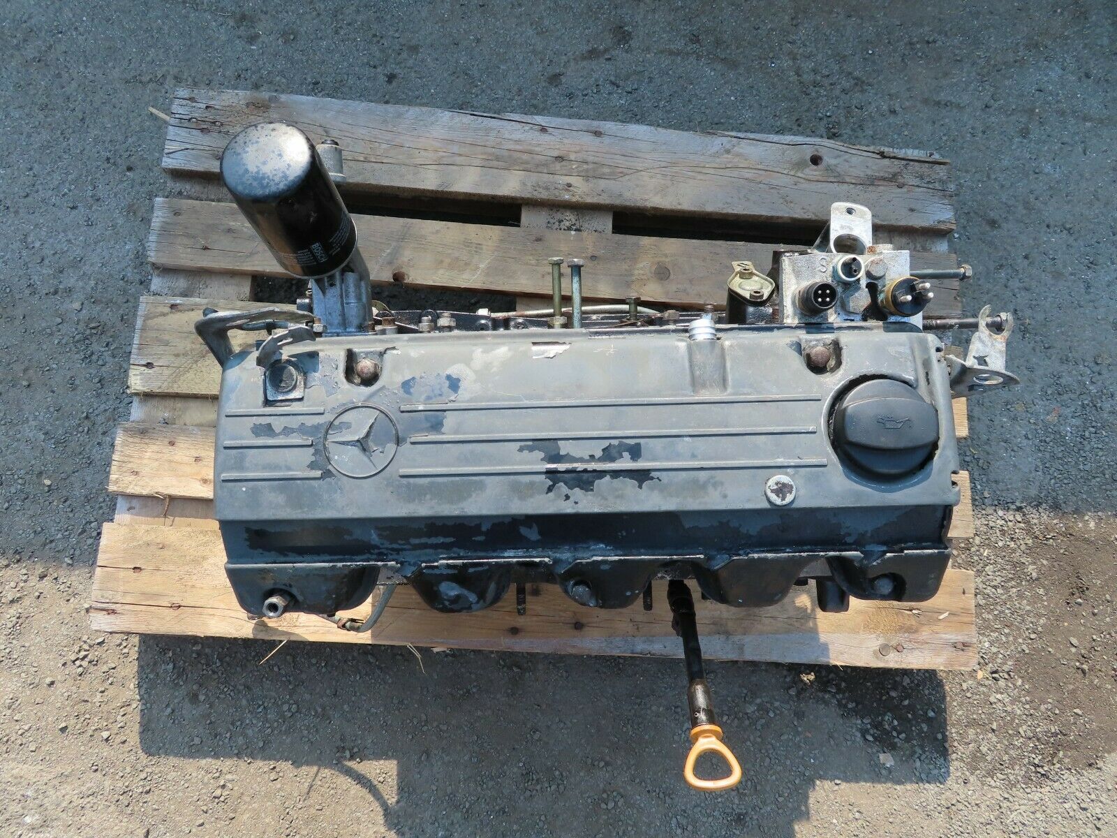 5875 Mercedes-Benz W124 230E 4 Cylinder Petrol Engine 1020113501 M102.982