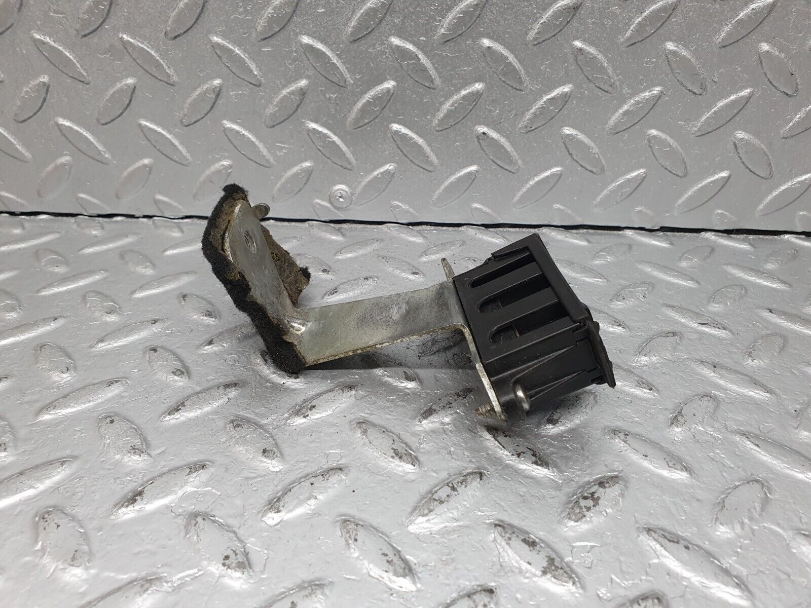 41108 Mercedes-Benz W126 300SE Cable Wire Connector 1235400369