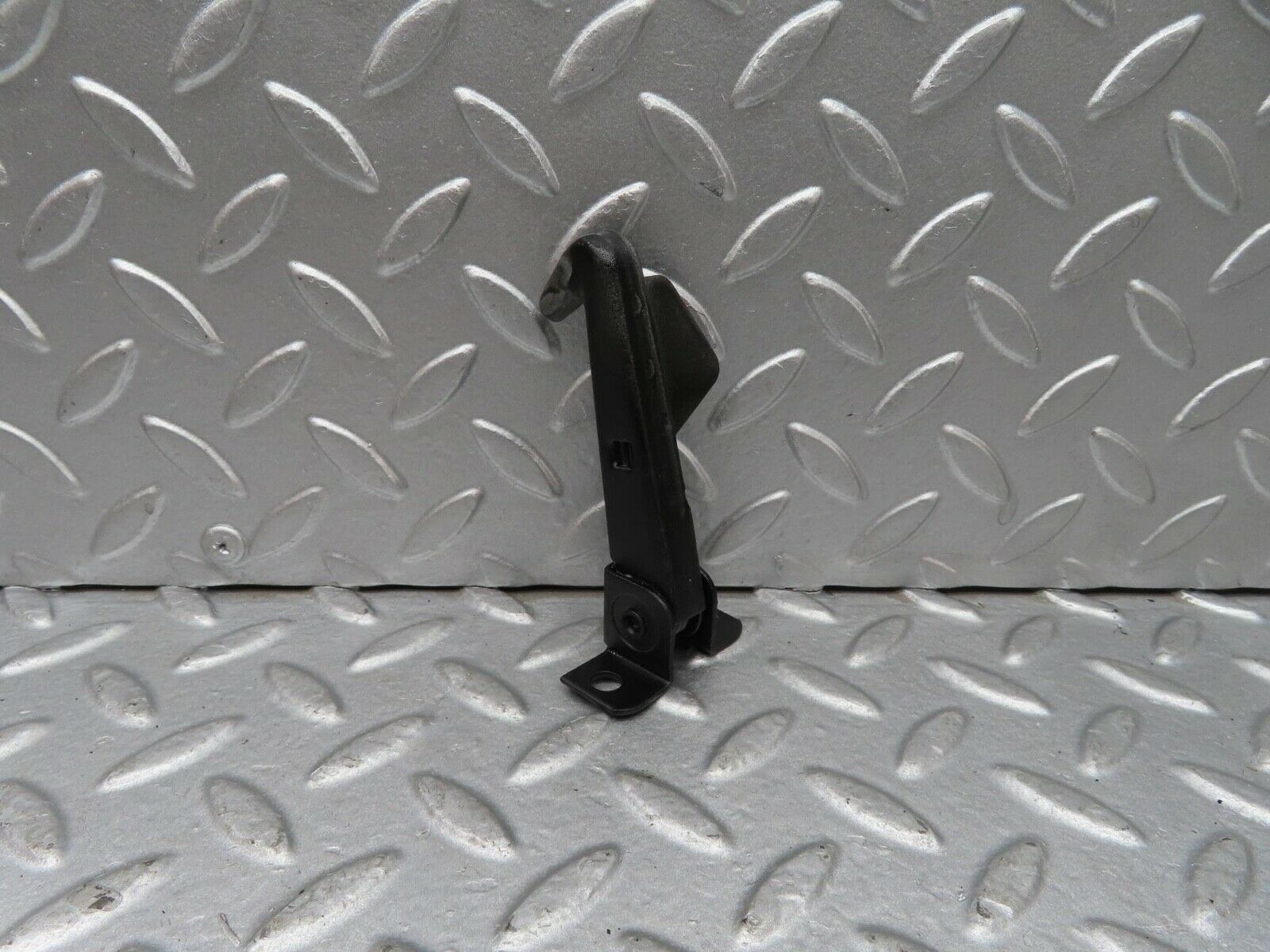 14293 Mercedes-Benz C107 280 SLC Bonnet Safety Latch