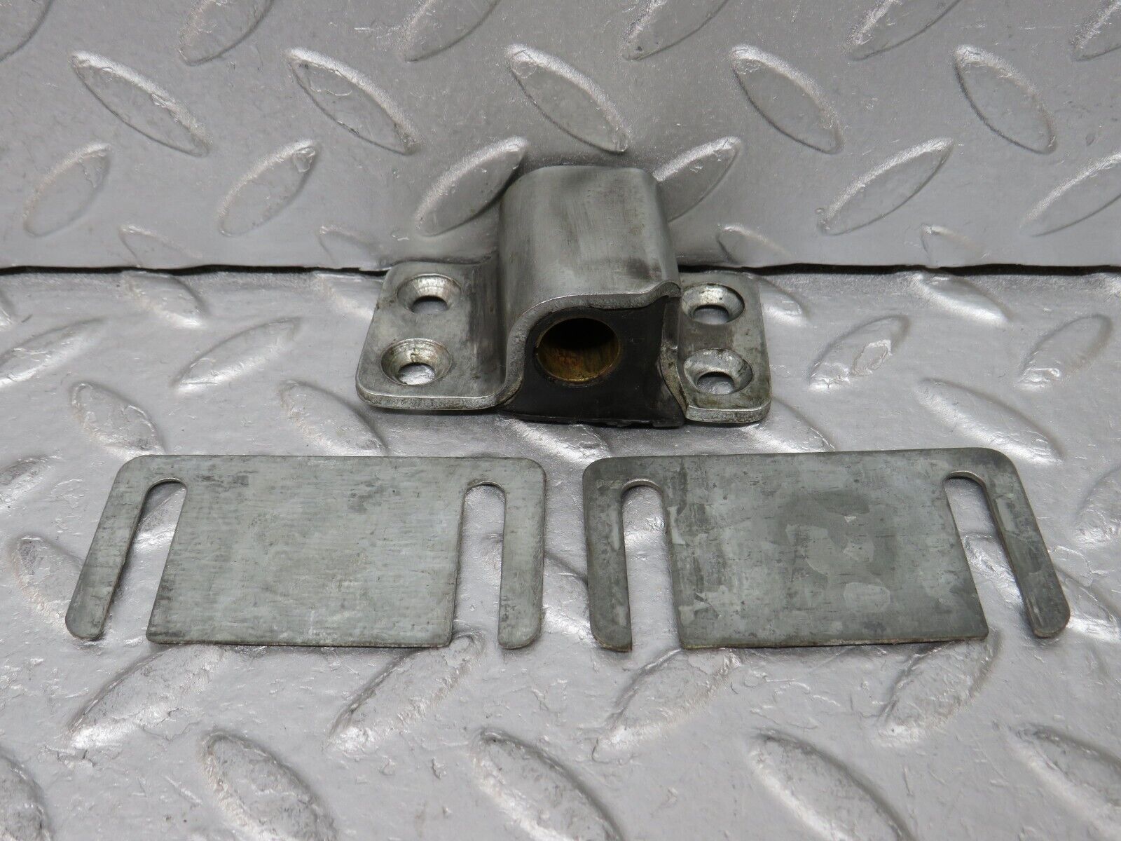 37478 Mercedes-Benz W109 300SEL Door Lock Latch Right