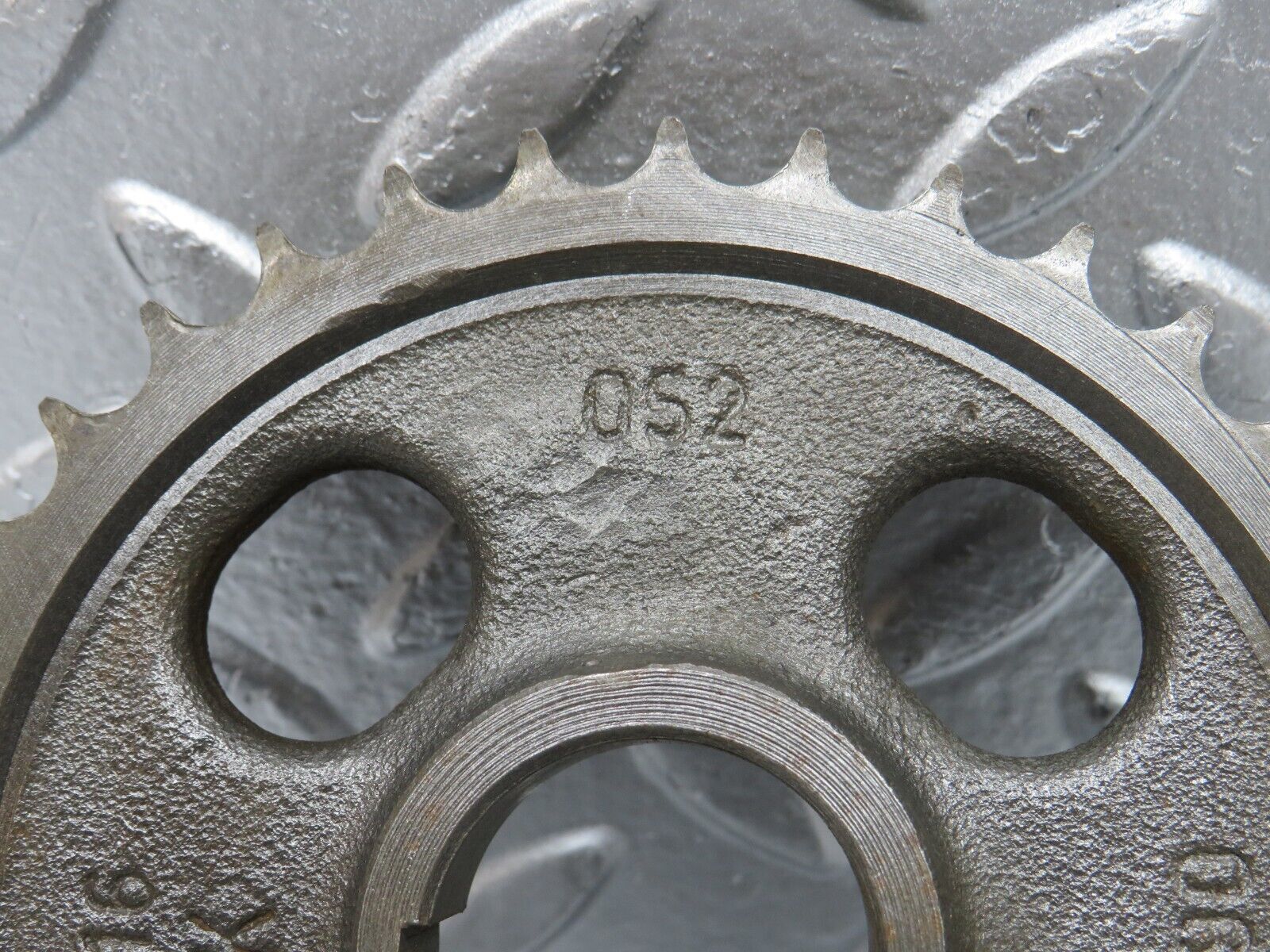 0020 Mercedes-Benz W116 350SE Camshaft Timing Gear 1160520601