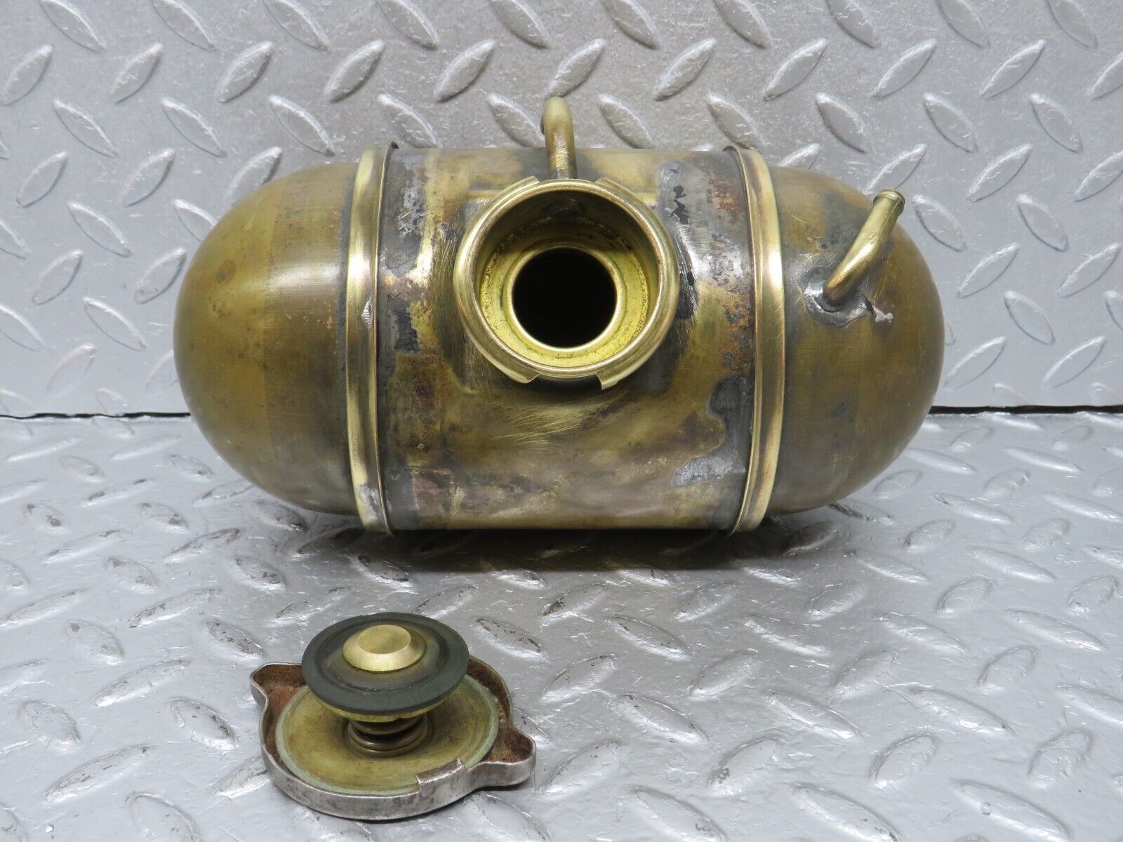 40231 Mercedes-Benz W110 230 Coolant Reservoir Tank 1105000049