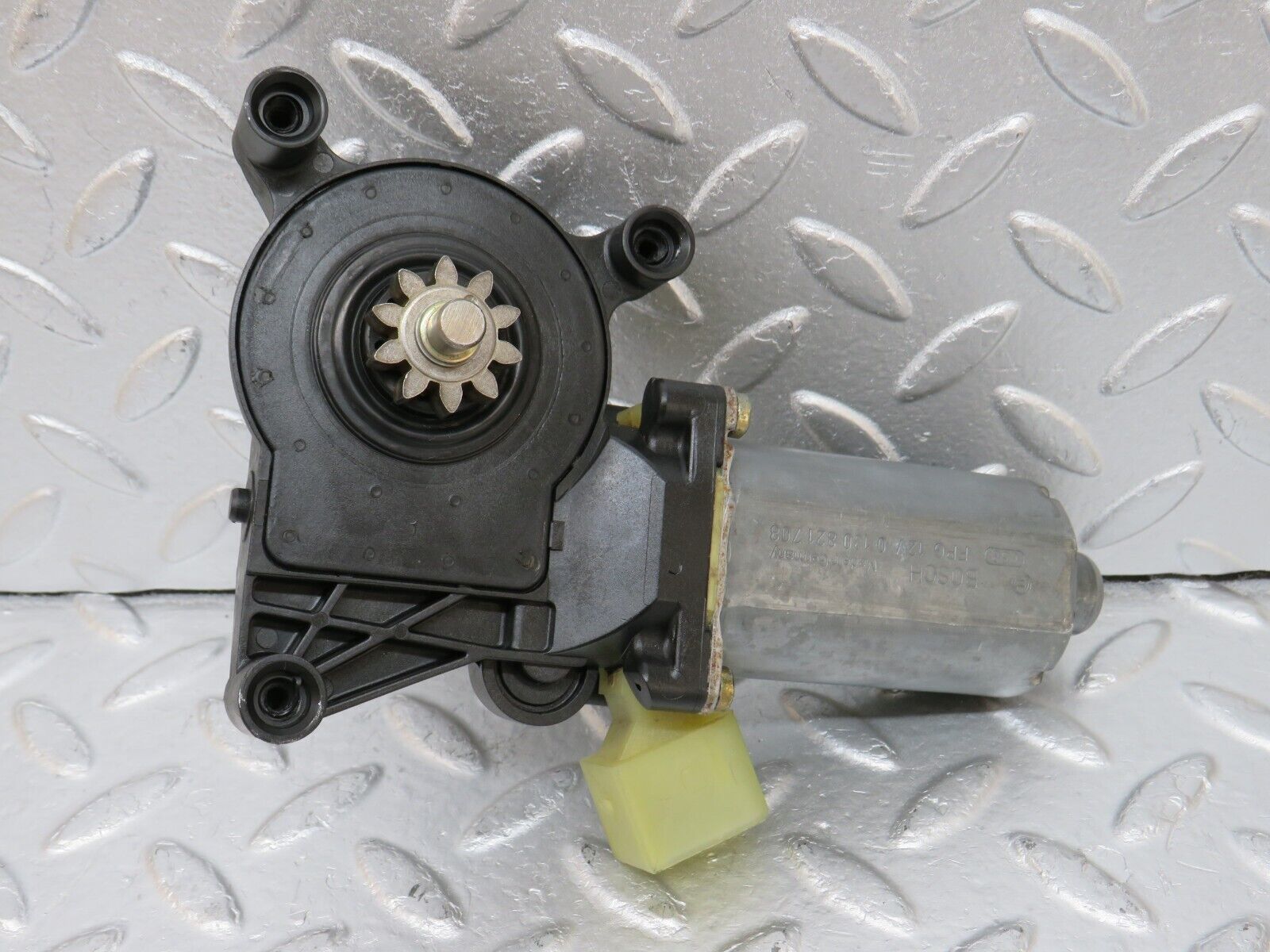 34702 Mercedes-Benz W210 320E Front Left Window Regulator Motor 0130821708