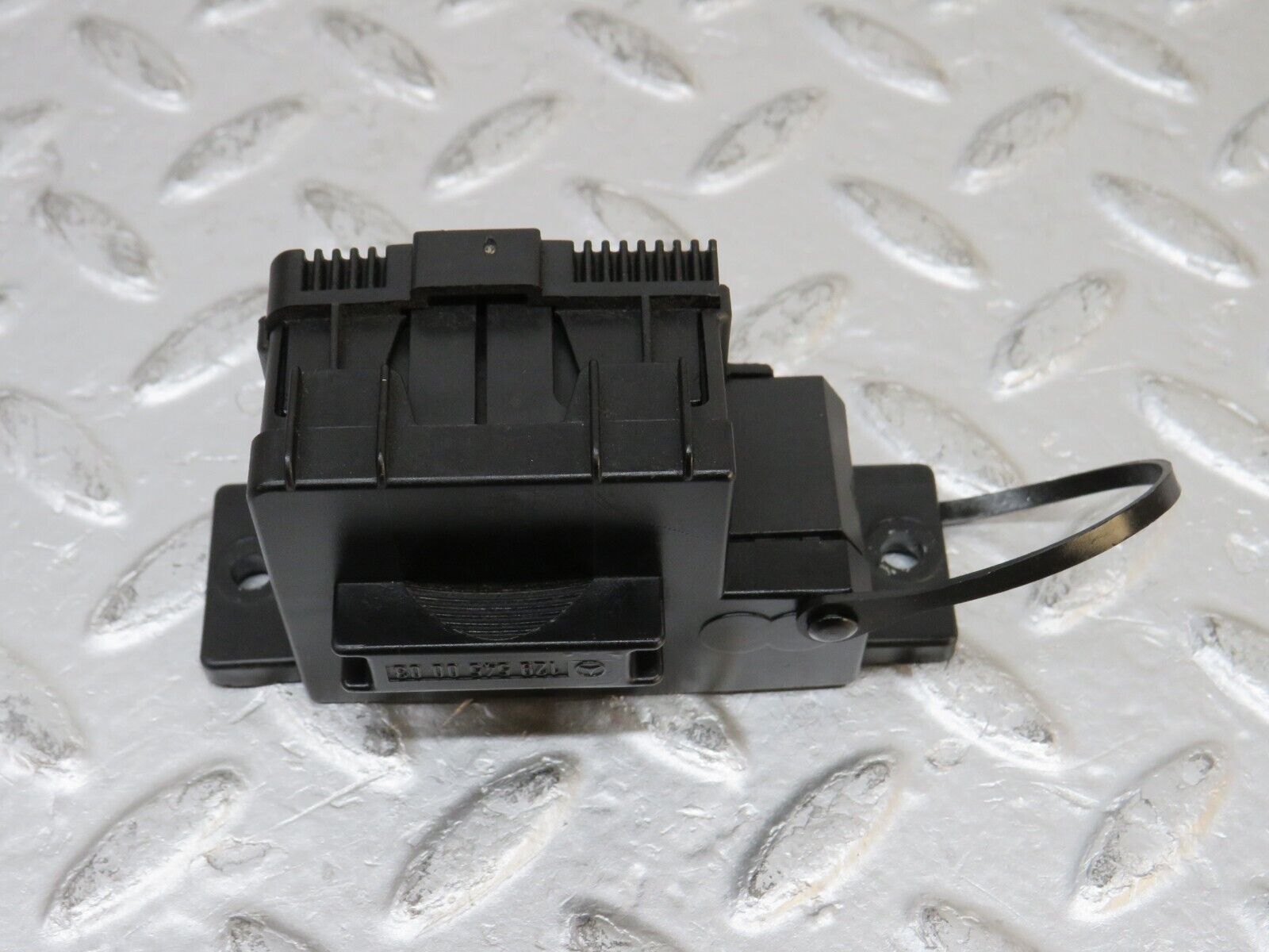 37917 Mercedes-Benz A124 320E Cabriolet Diagnostic Connector 1295455540 1295450003