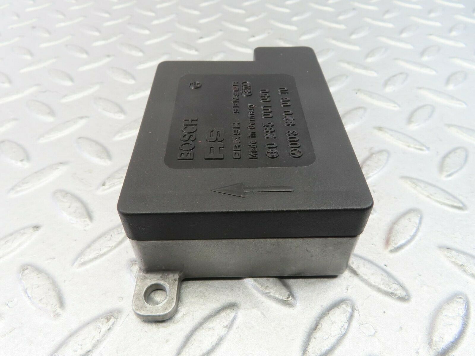 9302 Mercedes-Benz C124 300CE Coupe Crash Sensor Bosch 0038200610