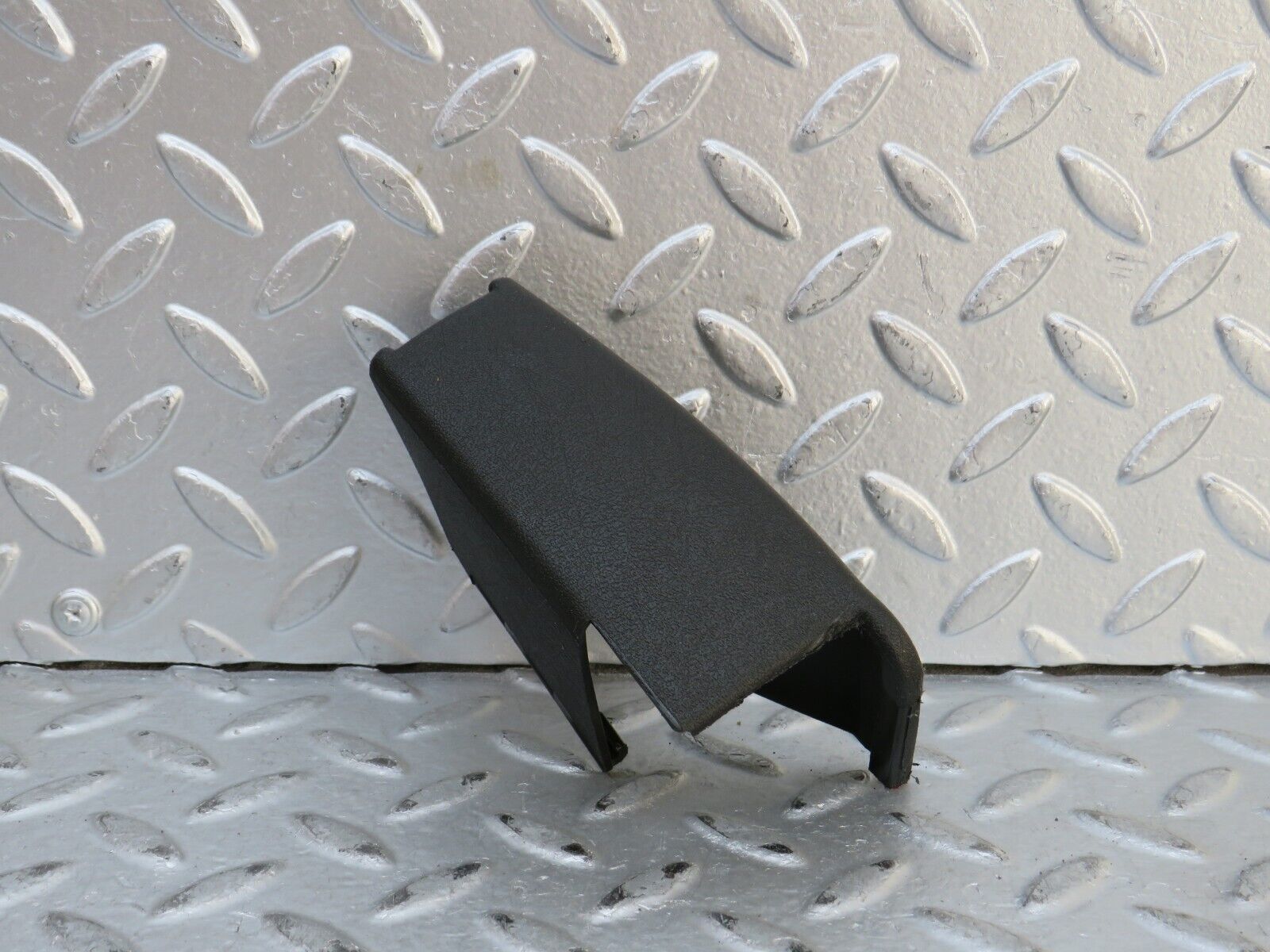 28329 Mercedes-Benz S123 240D Wagon Front Seat Trim Black 1239193520