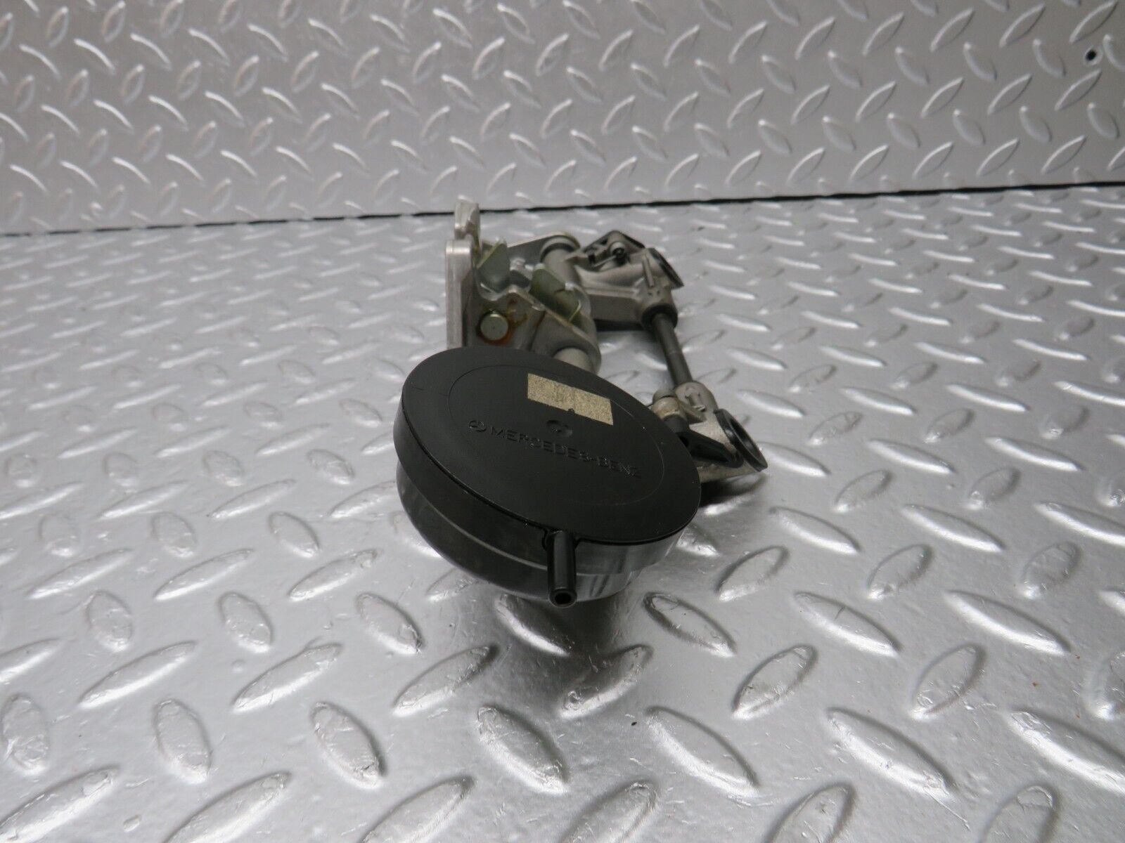 34026 Mercedes-Benz W124 260E Headrest Folding Mechanism