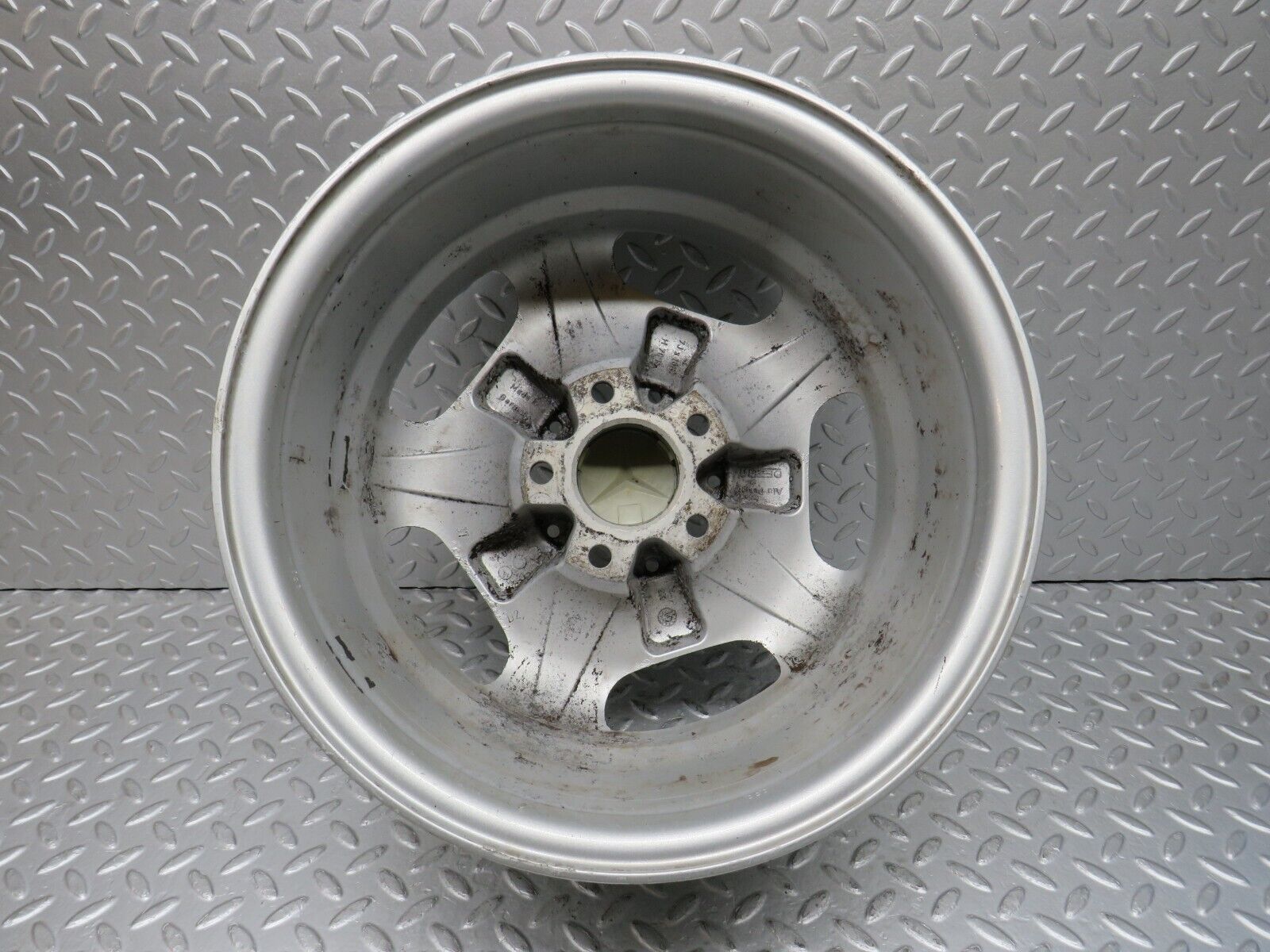 38190 Mercedes-Benz A124 Alloy Wheel 7Jx15H2 ET37 KBA44301