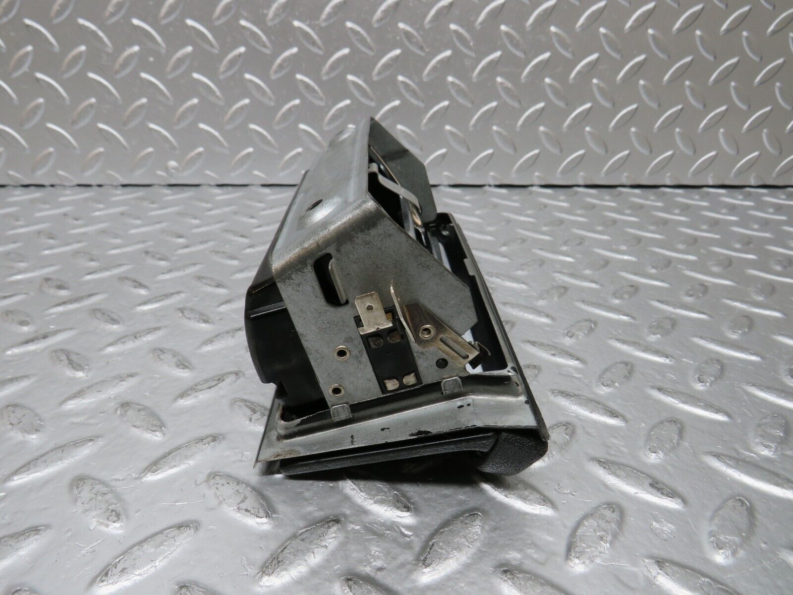 29729 Mercedes-Benz W123 230E Centre Console Ashtray