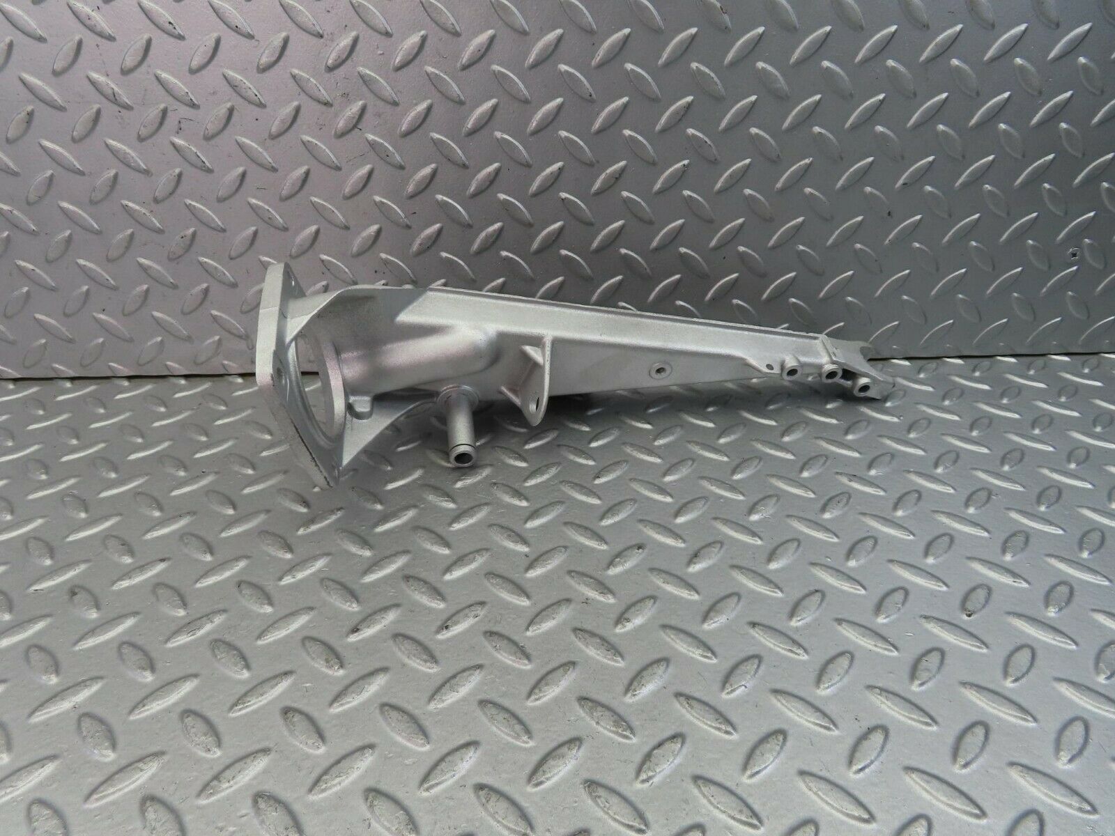 9096 Mercedes-Benz W115 brake pedal bracket 1152940701