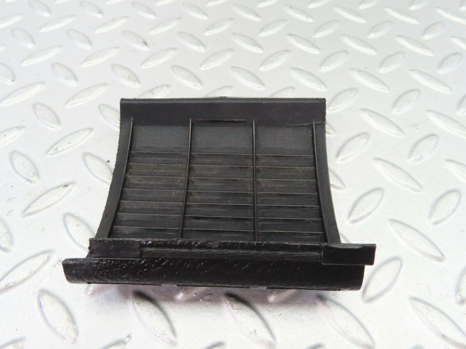 7452 Mercedes-Benz W116 450SE Dashboard Speaker Cover Grill Right 1166801639