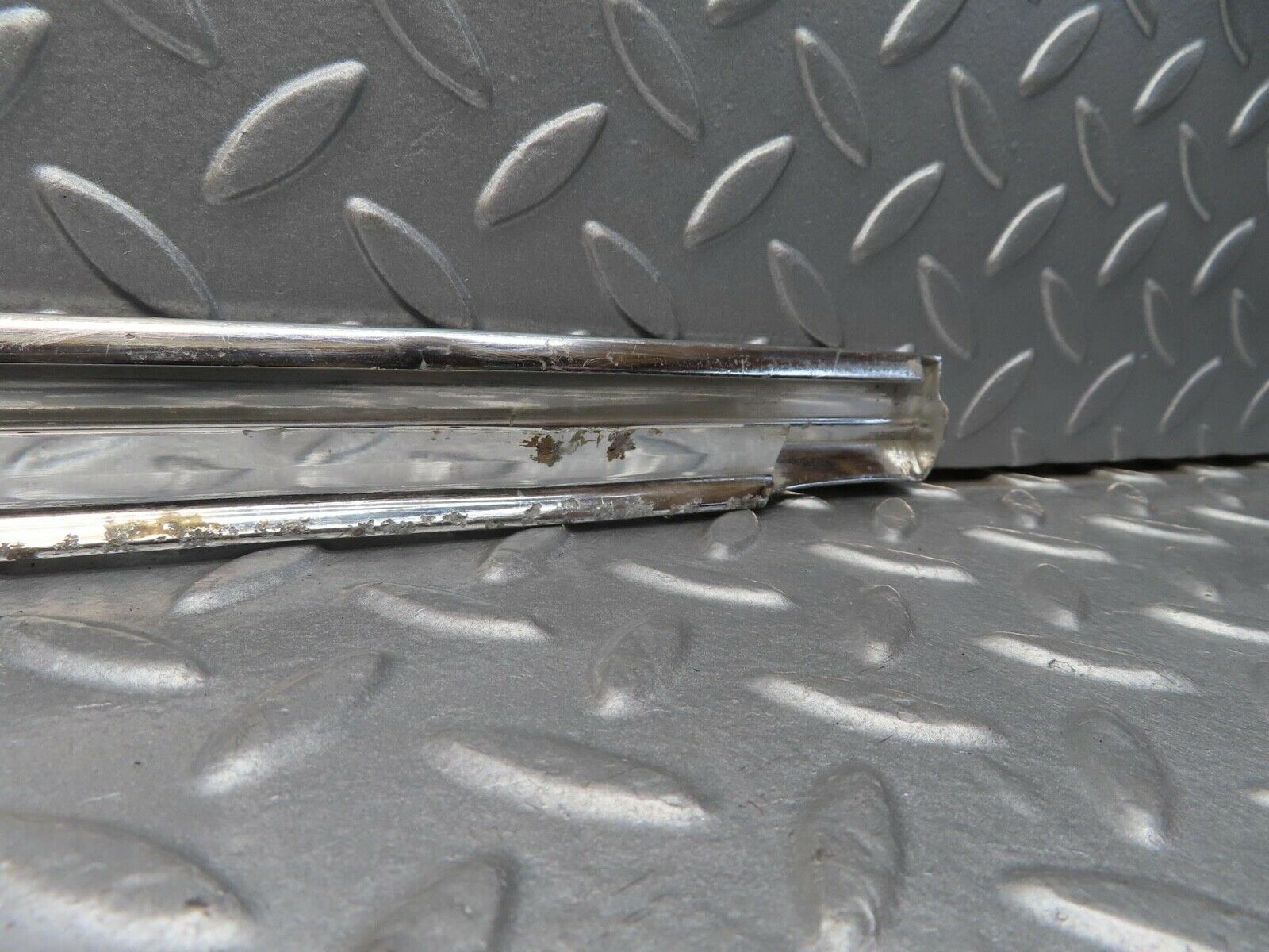 12355 Mercedes-Benz W108 280SE 3.5 Front Left Door Chrome Moulding Trim