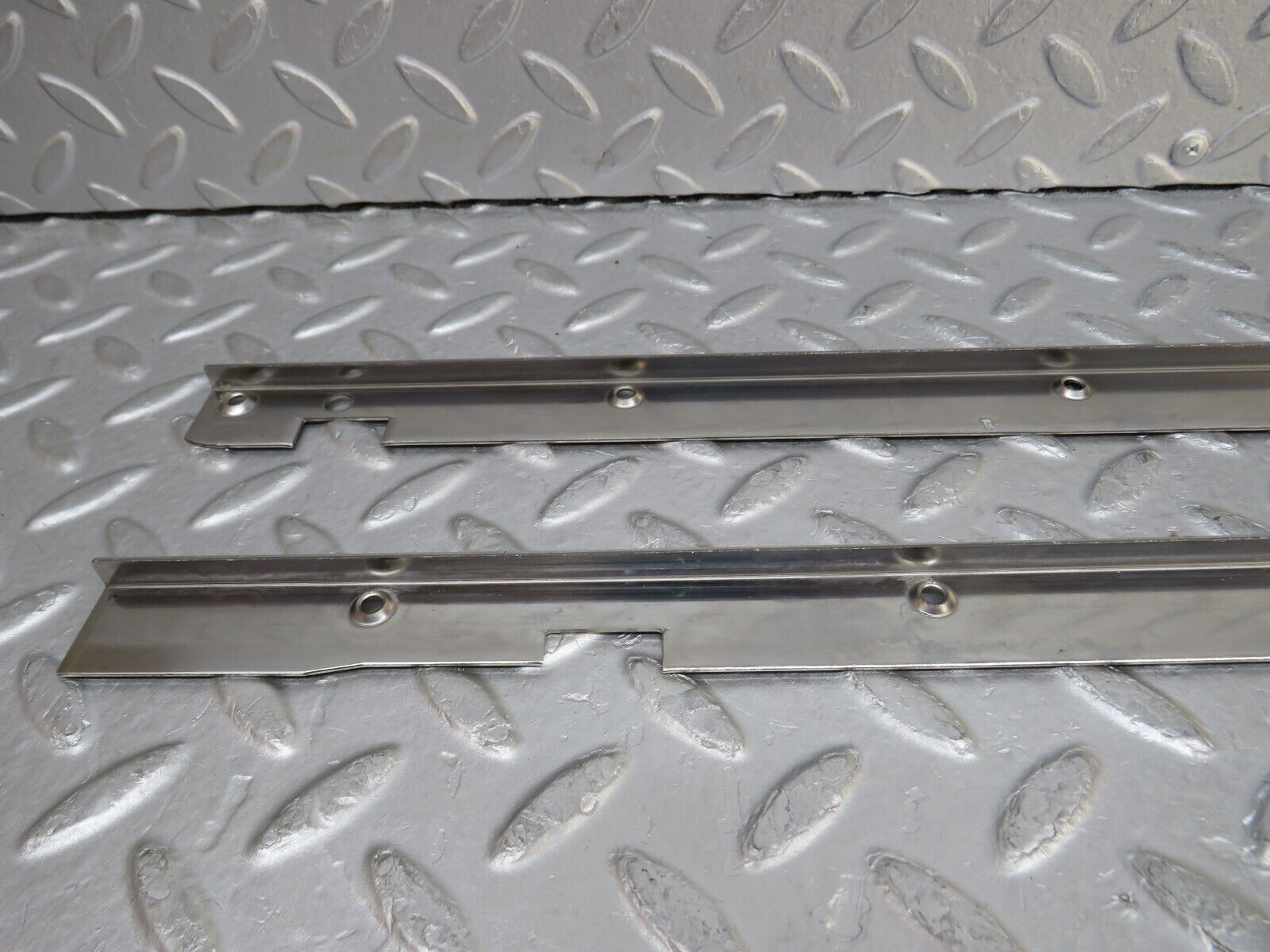 37098 Mercedes-Benz C126 420SEC Coupe Sunroof Chrome Trim