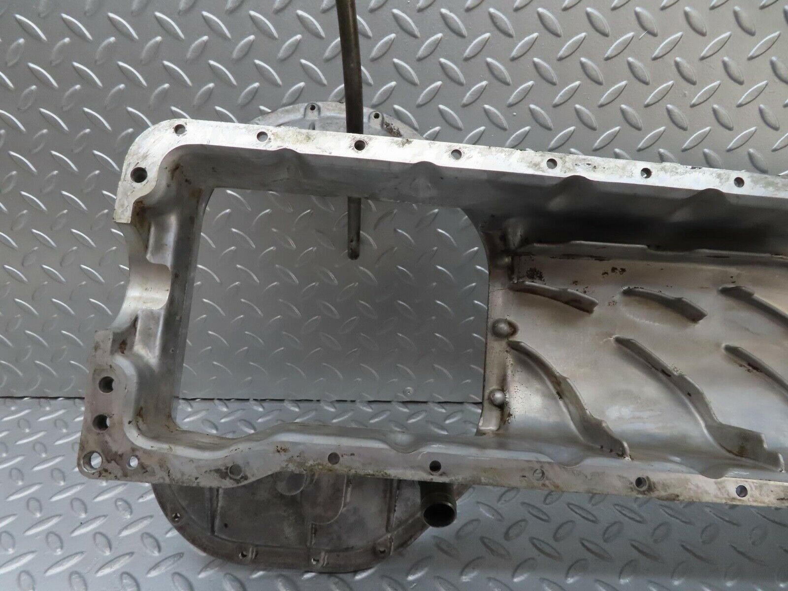 16015 Mercedes-Benz W123 280E Oil Pan Oil Sump 1100140702