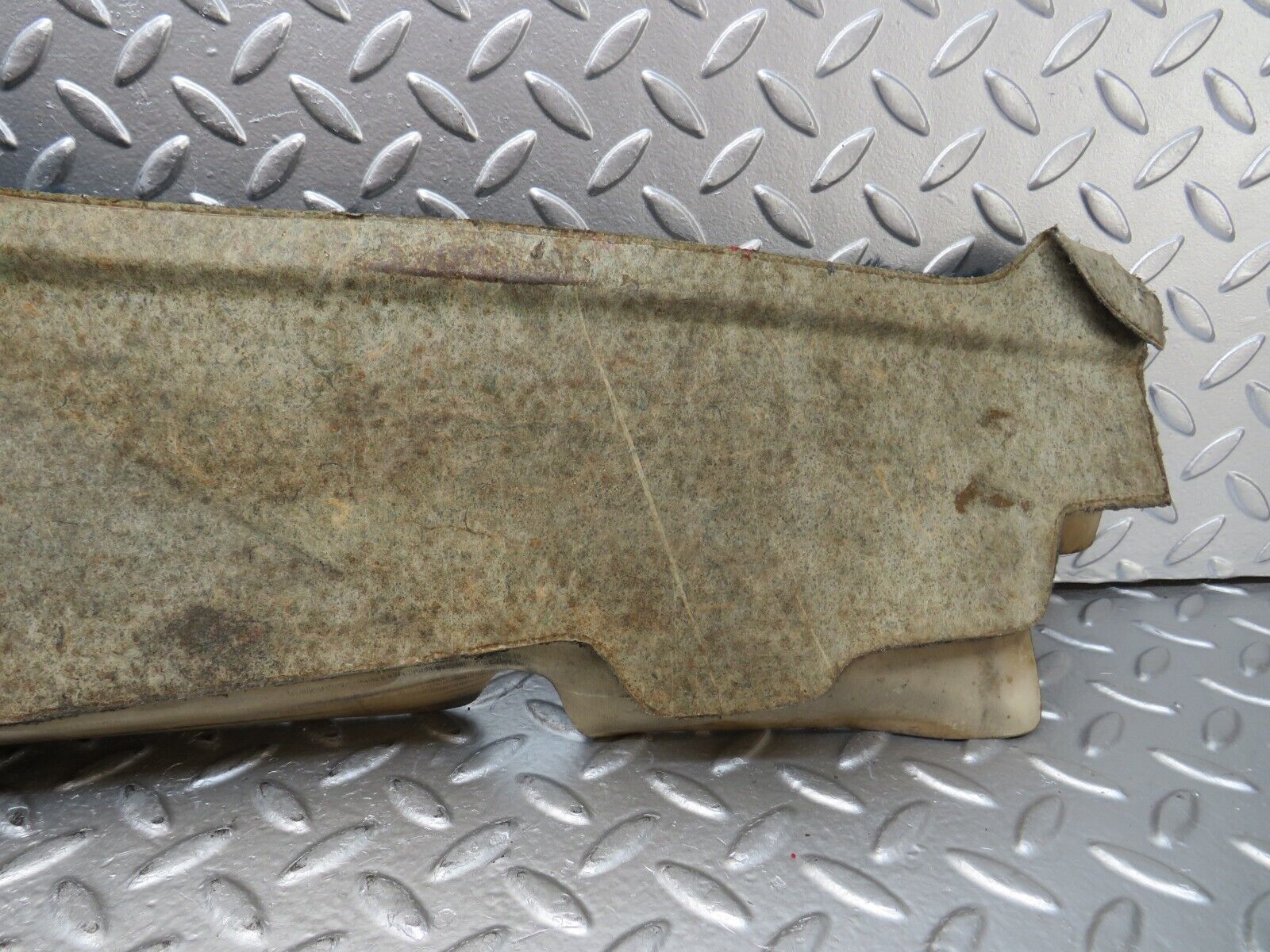 25261 Mercedes-Benz W201 190D Centre Console Carpet Blue Right