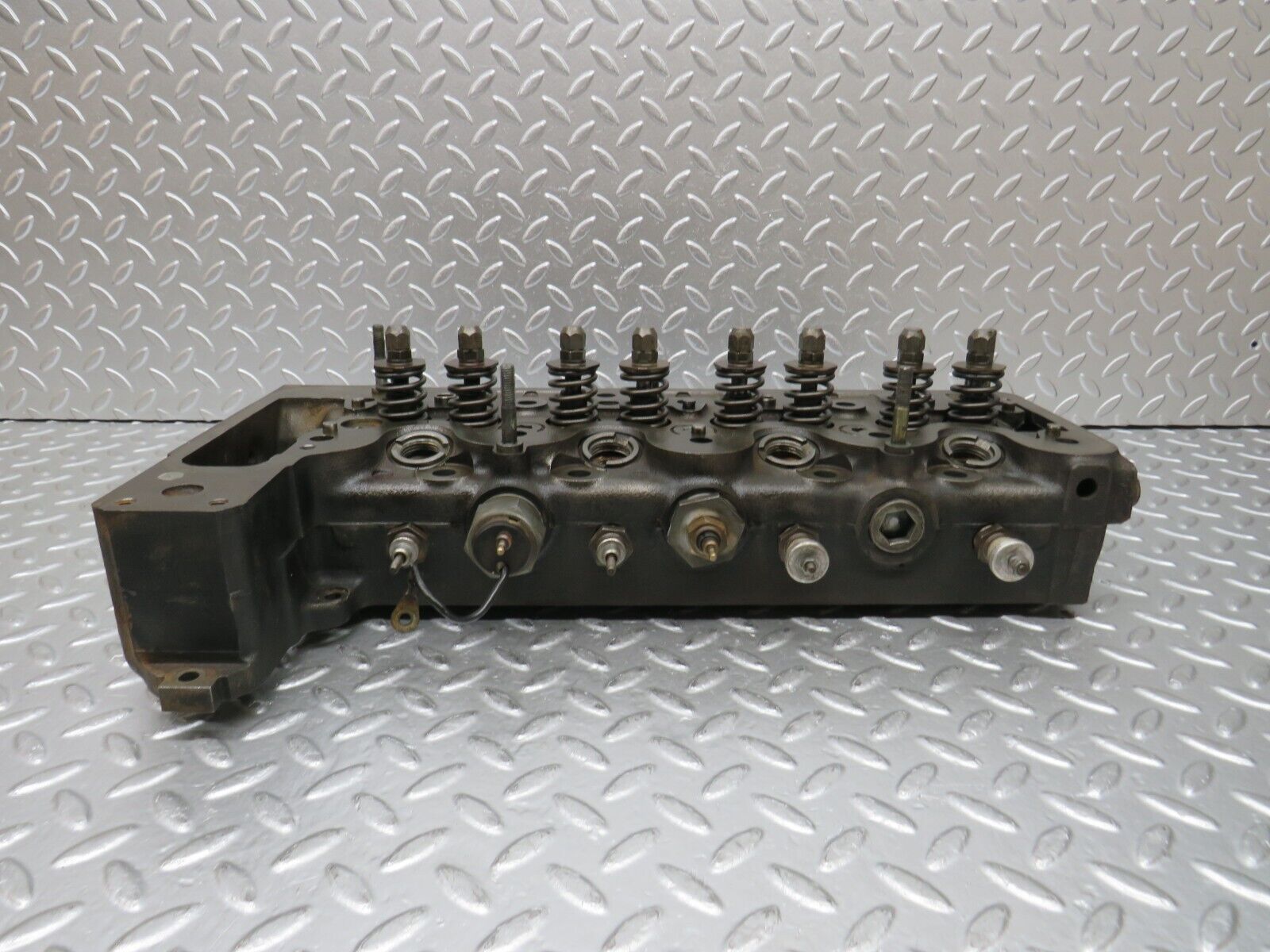 31138 Mercedes-Benz W123 200D Cylinder Head 6150162301