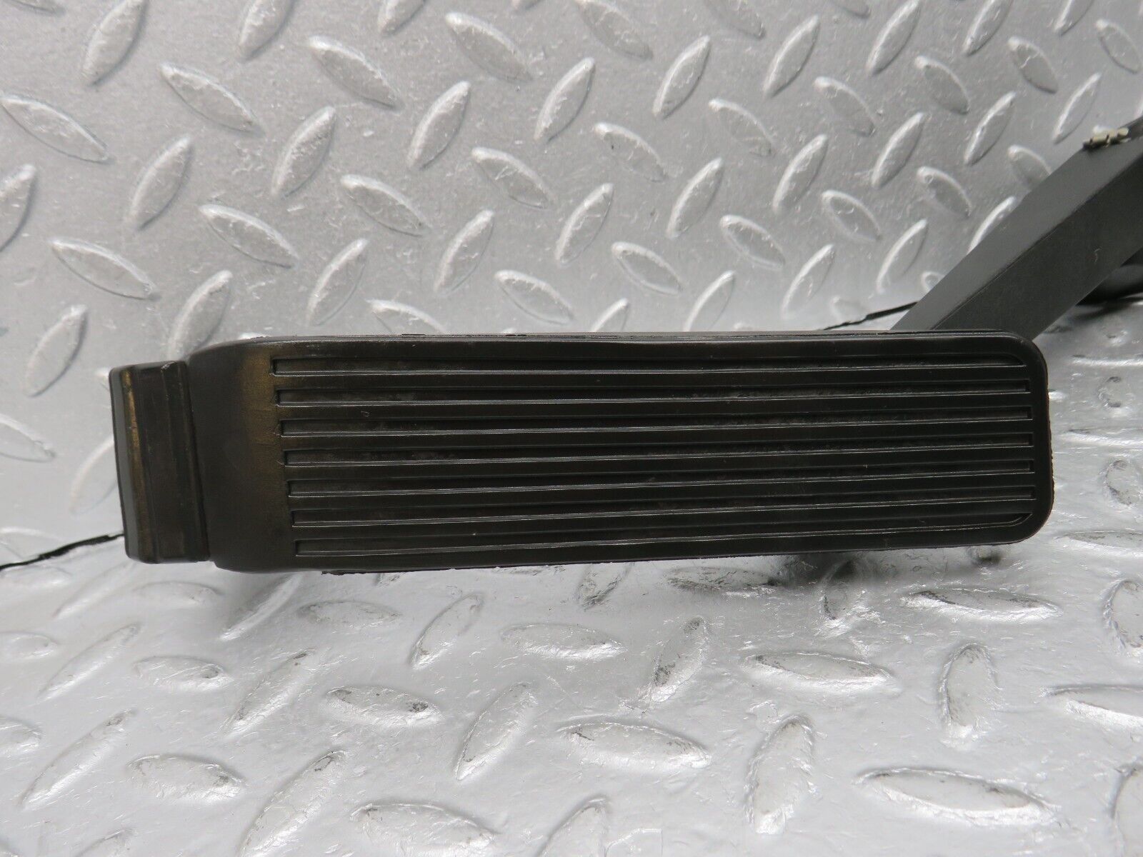 38382 Mercedes-Benz R129 280SL Coupe Accelerator Pedal With Linkage 1293000004
