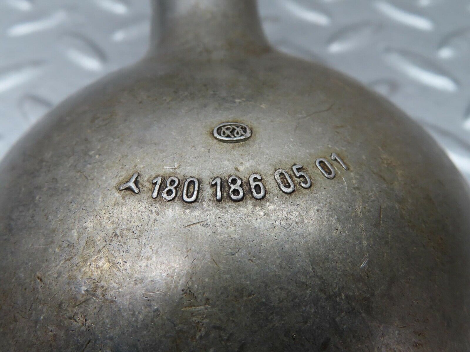 12961 Mercedes-Benz W111 220SE Oil Pump Housing 1801860501