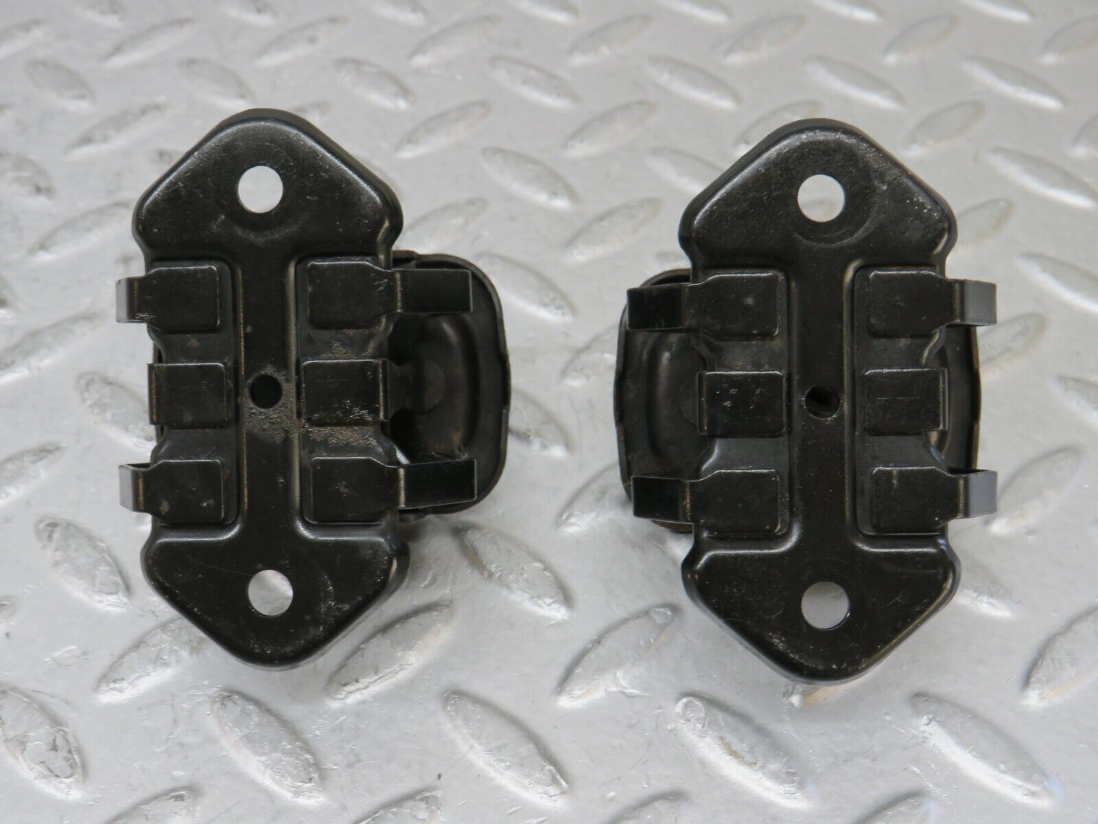 35178 Mercedes-Benz W221 Bonnet Lock Latch 2x 2218800260