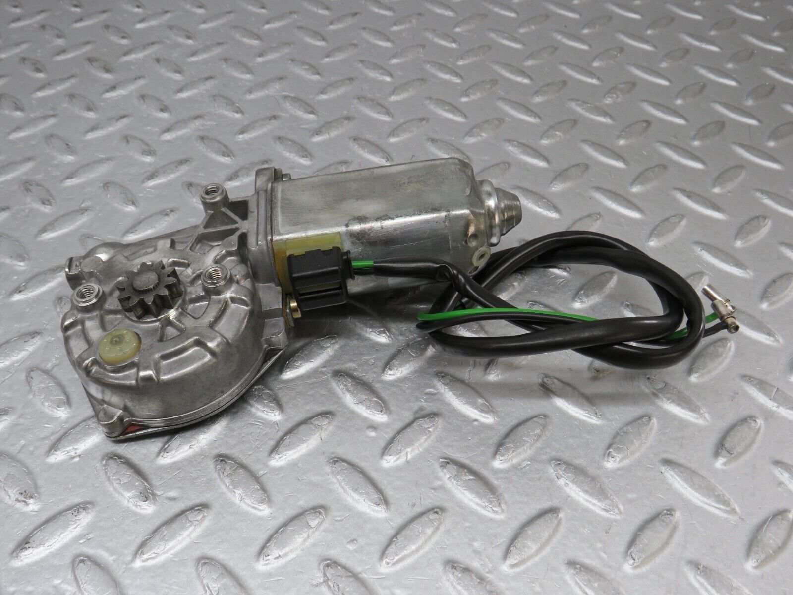 36155 Mercedes-Benz W126 420SE Rear Left Window Regulator Motor 0130821037