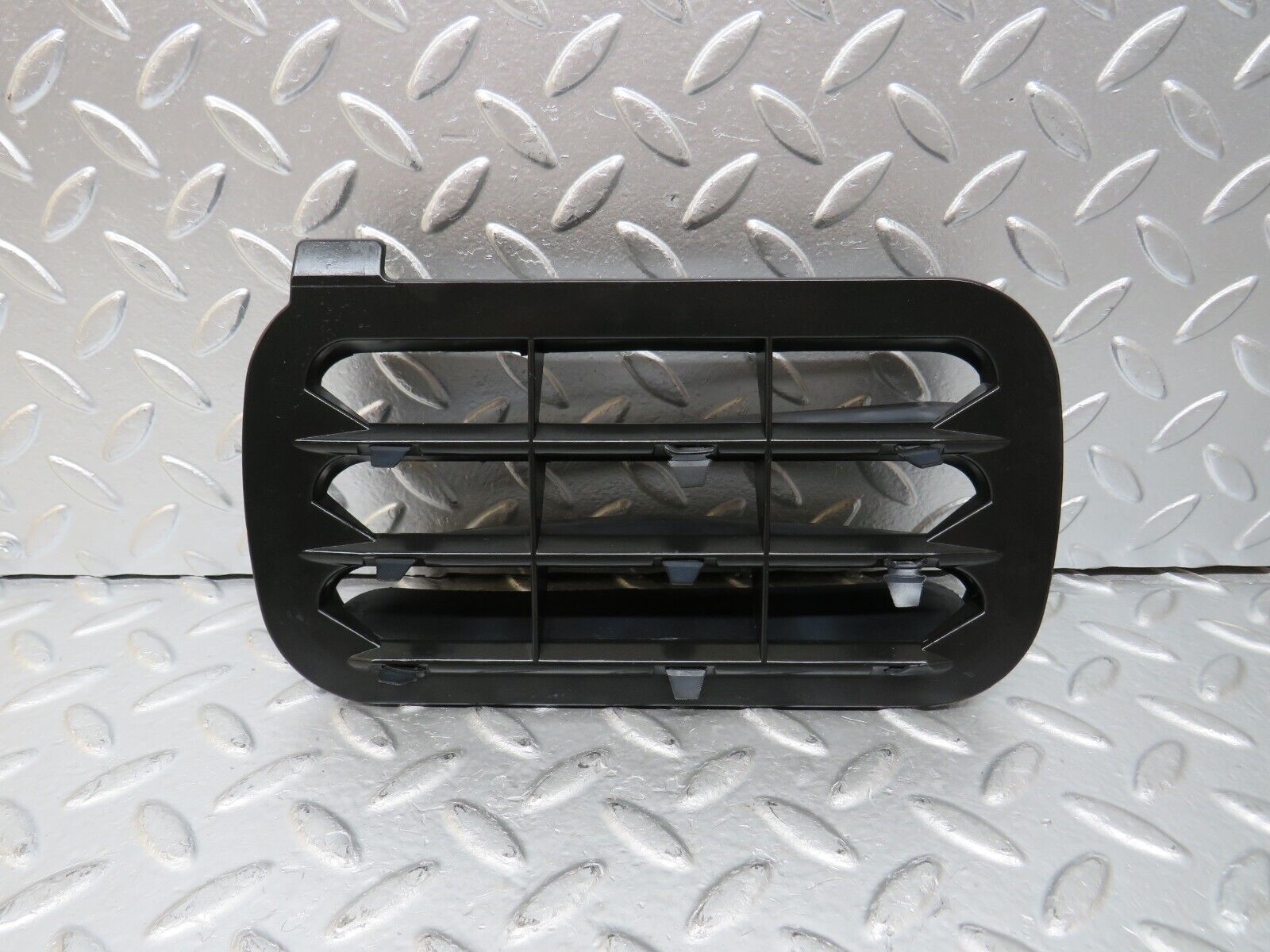 25728 Mercedes-Benz W124 280E Rear Air Intake Vent Left 1248370230