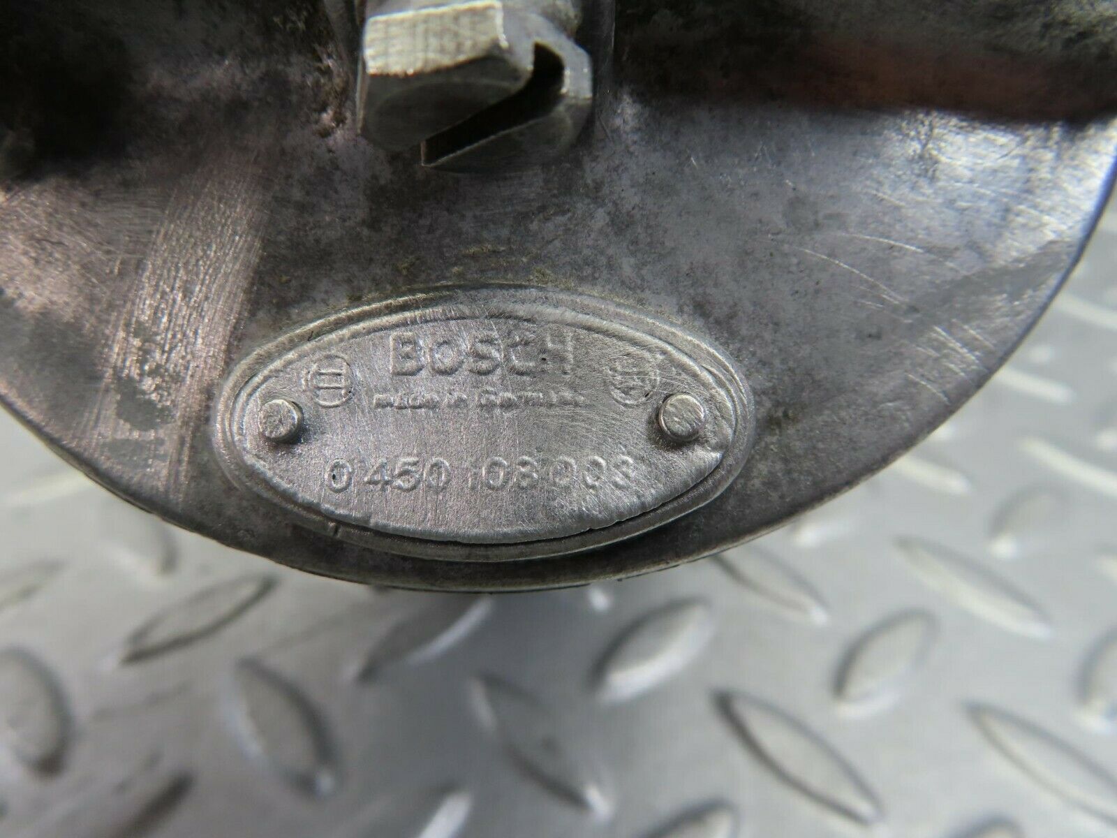 8250 Mercedes-Benz W108 Fuel Filter Housing Bosch 0450108003