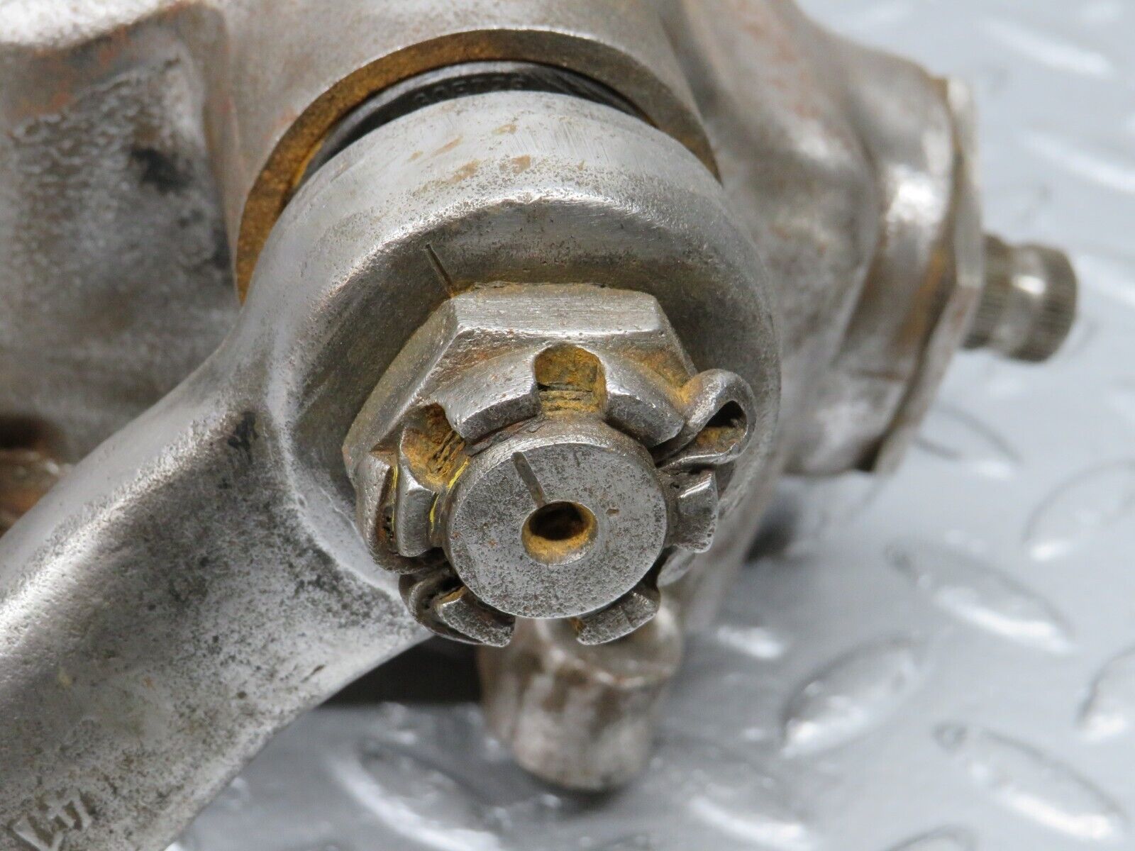 40391 Mercedes-Benz W110 230 Steering Box Steering Rack 1114610701