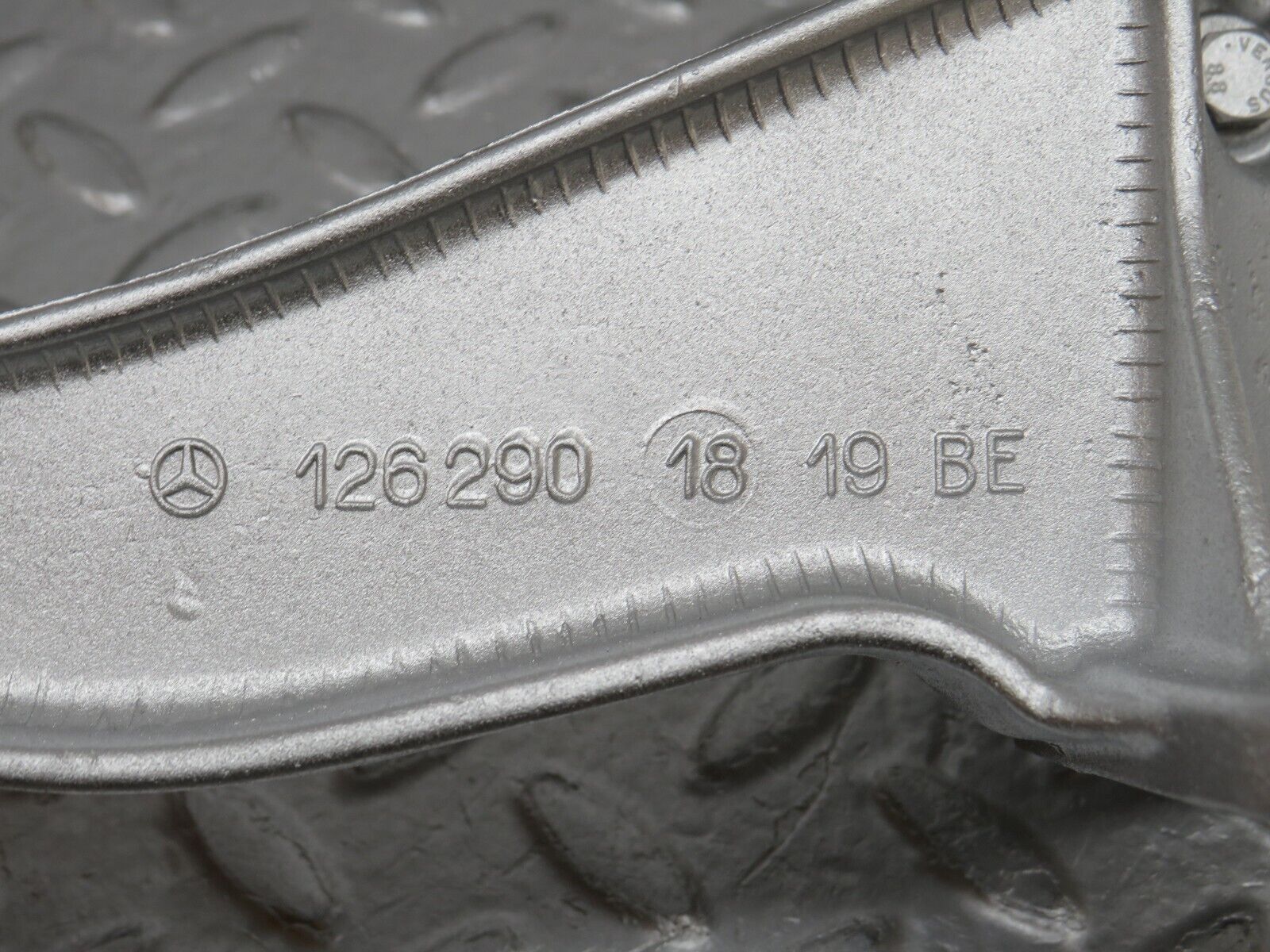 34605 Mercedes-Benz C126 380SEC Coupe Brake Pedal Bracket 1262901819