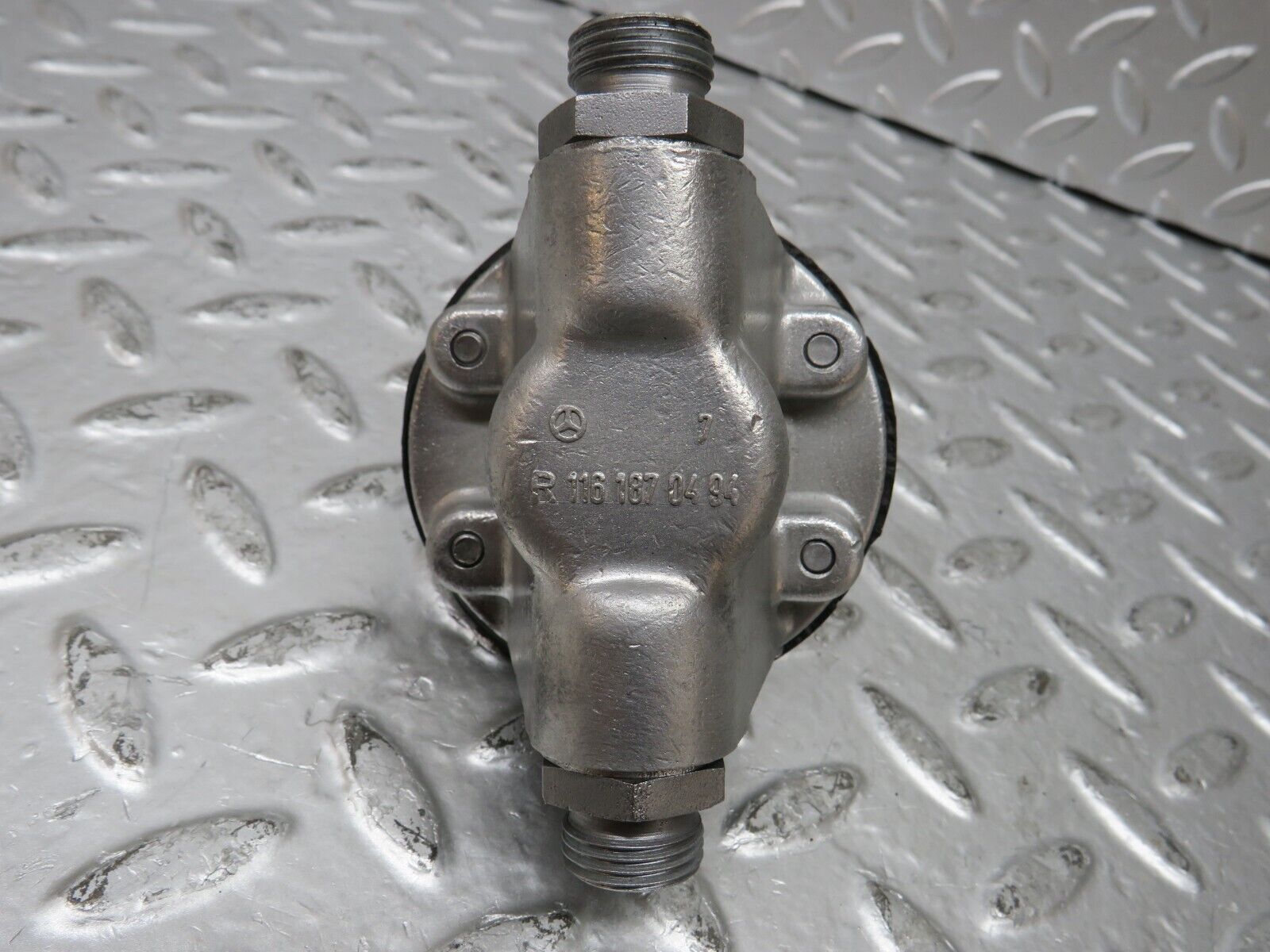 26199 Mercedes-Benz W116 450SE Oil Pressure Damper 1161870196