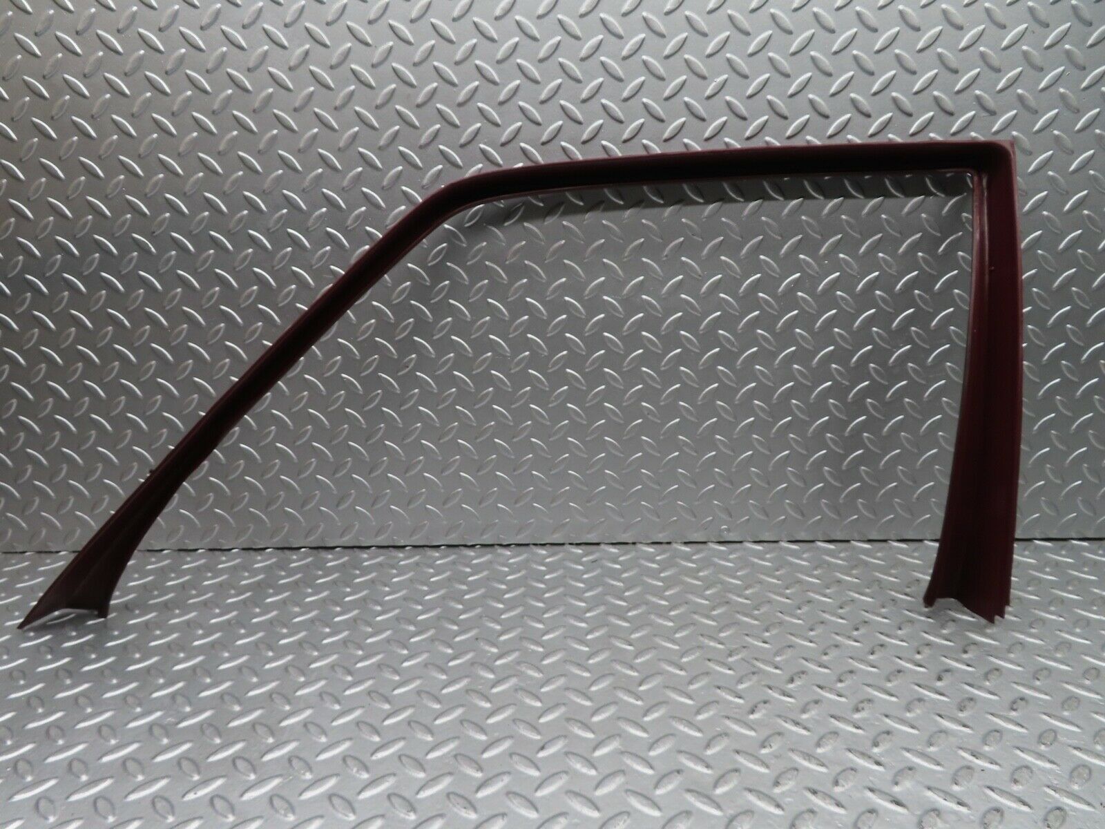 21426 Mercedes-Benz W126 300SE Front Left Door Window Frame Cover 1267250371