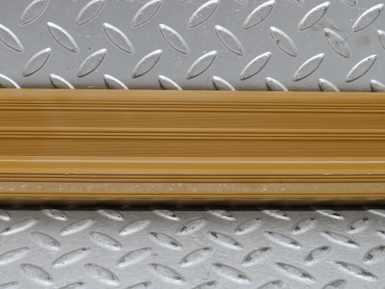 28557 Mercedes-Benz W123 230E Rear Left Door Sill Trim Palomino