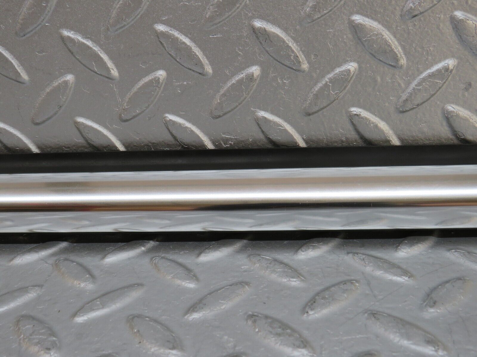 35262 Mercedes-Benz W221 Rear Left Door Window Chrome Trim