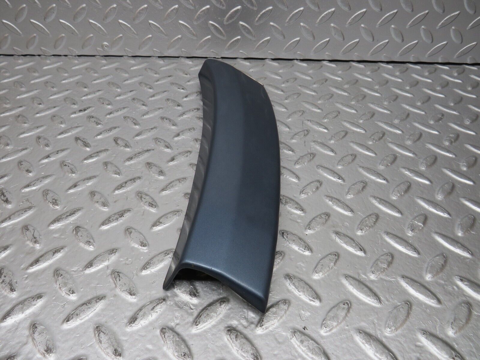 31219 Mercedes-Benz S124 220TE Rear Right Fender Wing Lower Moulding 1246902040