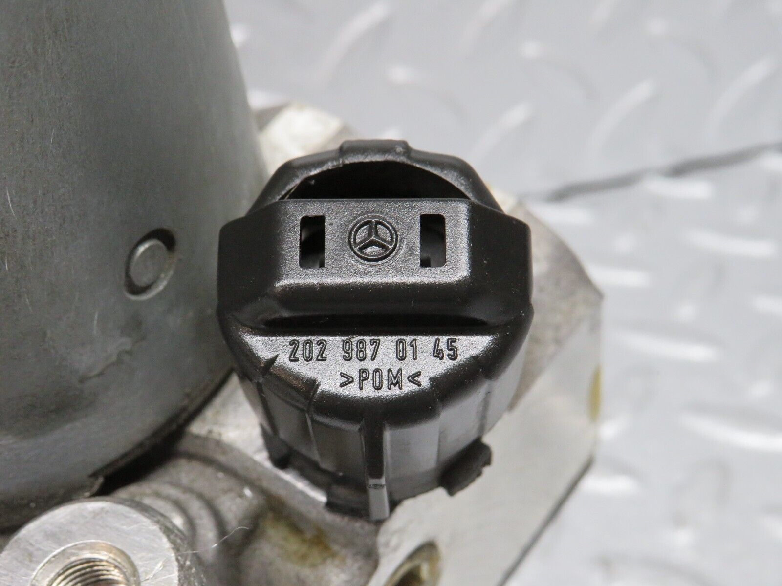 39439 Mercedes-Benz R129 320SL Coupe ABS Brake Pump Bosch 0130108057 0024319712 0265217007