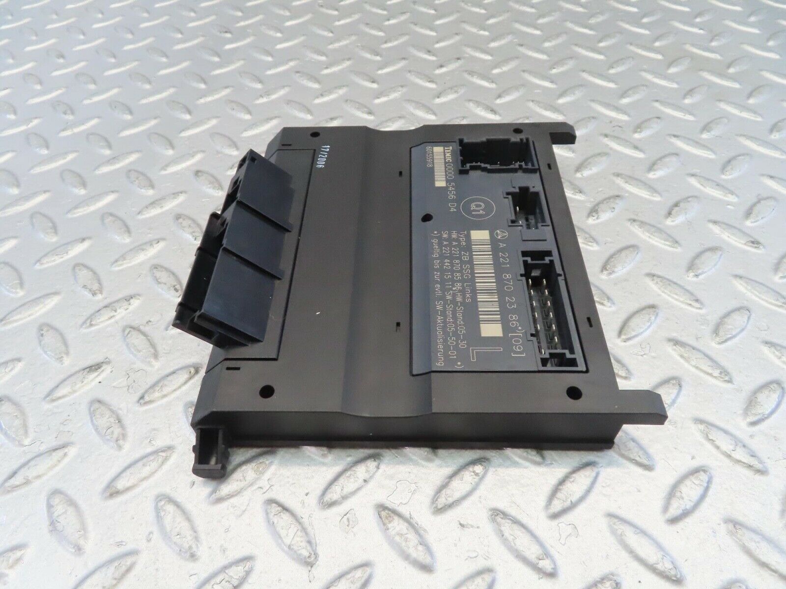 11086 Mercedes-Benz W221 S320 Front Left Seat Control Unit 2218702386