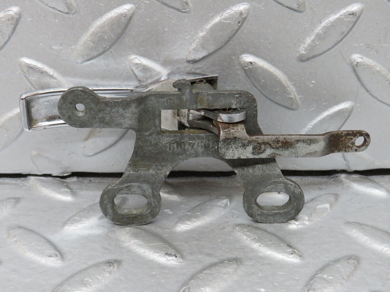 35745 Mercedes-Benz W108 Interior Door Handle Left 1157660119