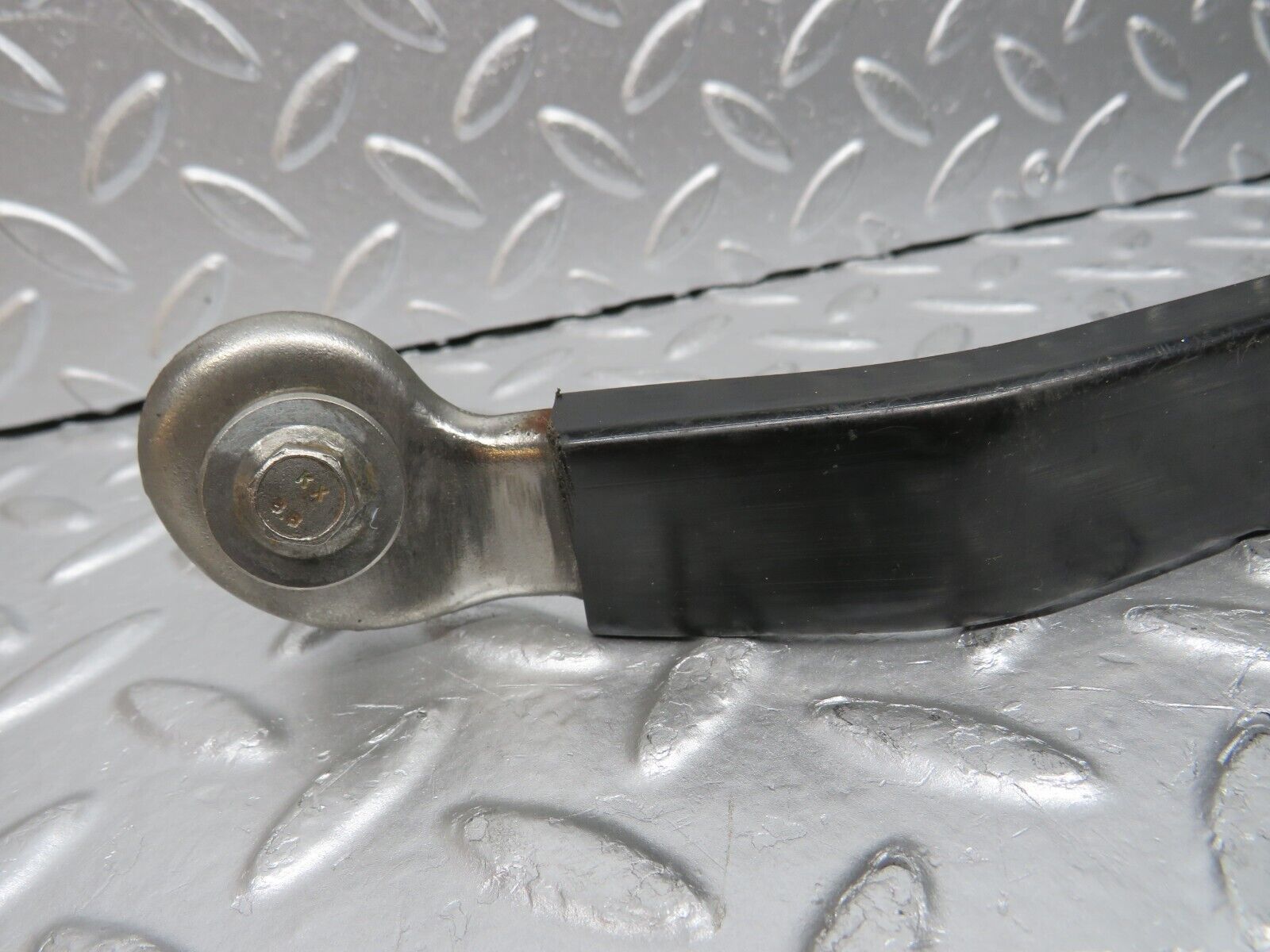 0095 Mercedes-Benz W116 350SE Seat Belt Runner Left