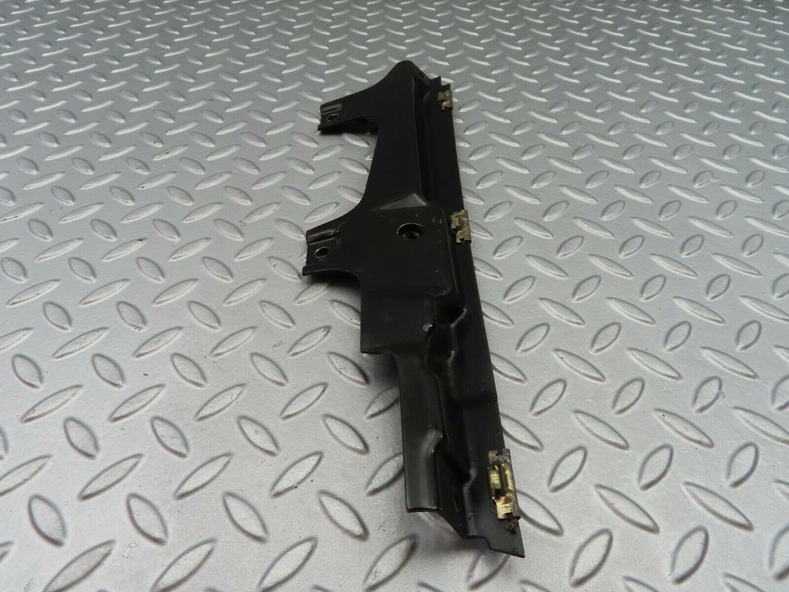 6888 Mercedes-Benz C107 350SLC Coupe Rear Left Inner Window Seal Holder Bracket