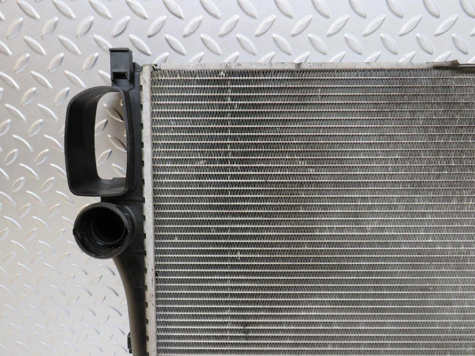 35118 Mercedes-Benz W221 Engine Coolant Radiator Valeo 2215000203