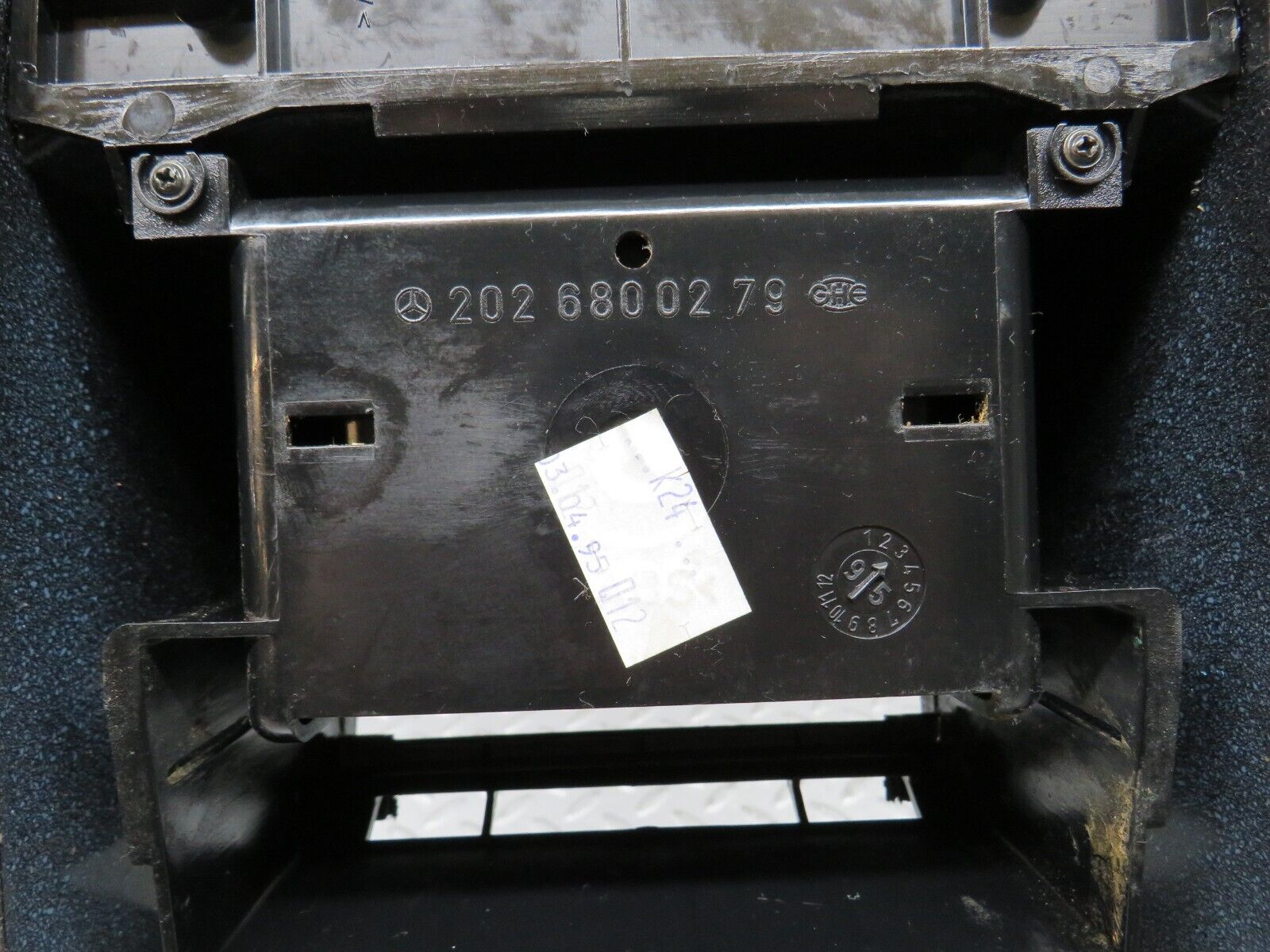 33343 Mercedes-Benz W202 C180 Centre Console Armrest Black 2026800279